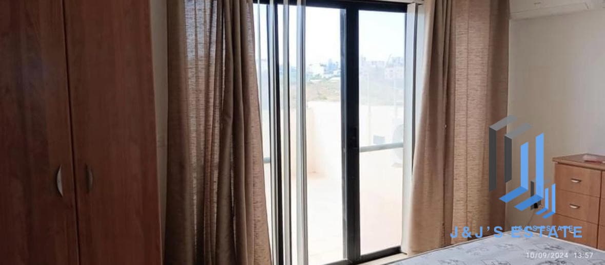 Stunning 2-Bedroom Penthouse in Xghajra with Sea Views · 4