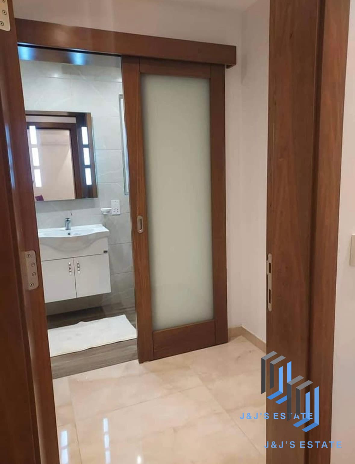 Fully Furnished 3-Bedroom Apartment in Marsaskala · 5