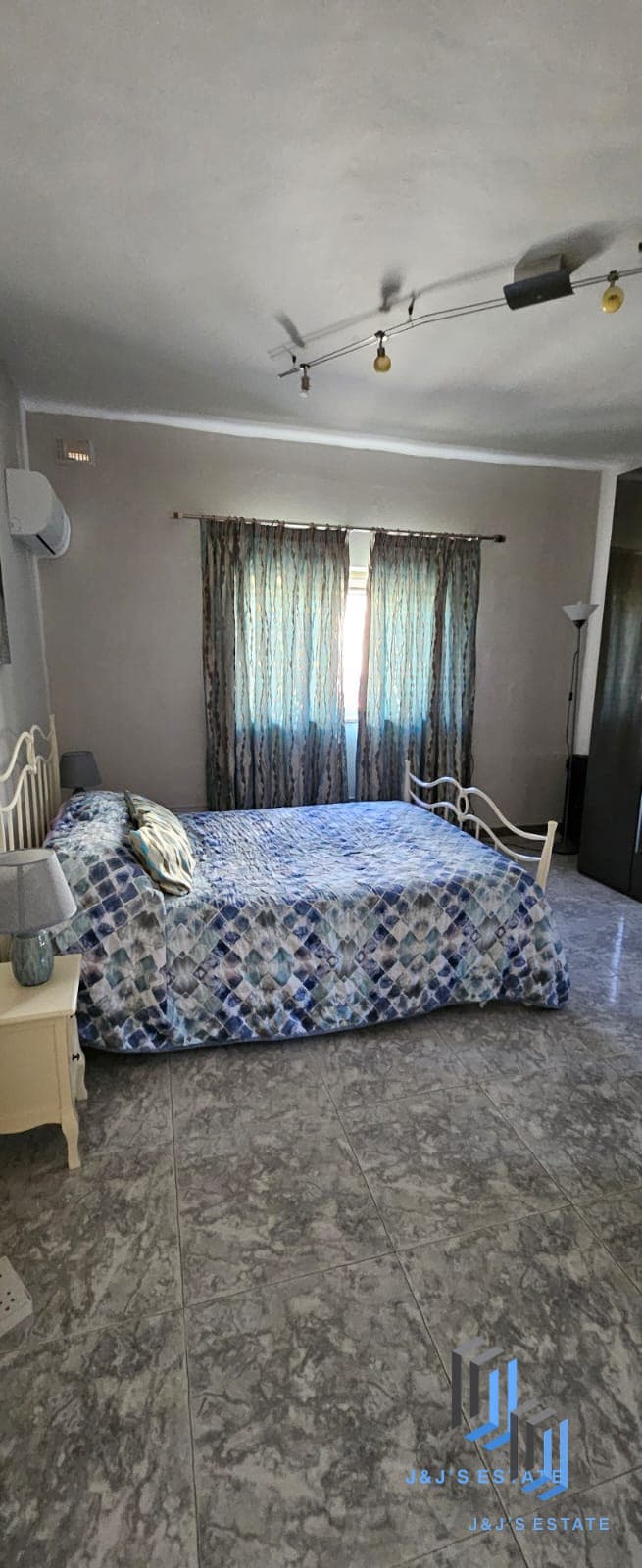 Spacious 3-Bedroom Apartment in Marsascala, Near Seafront · 4