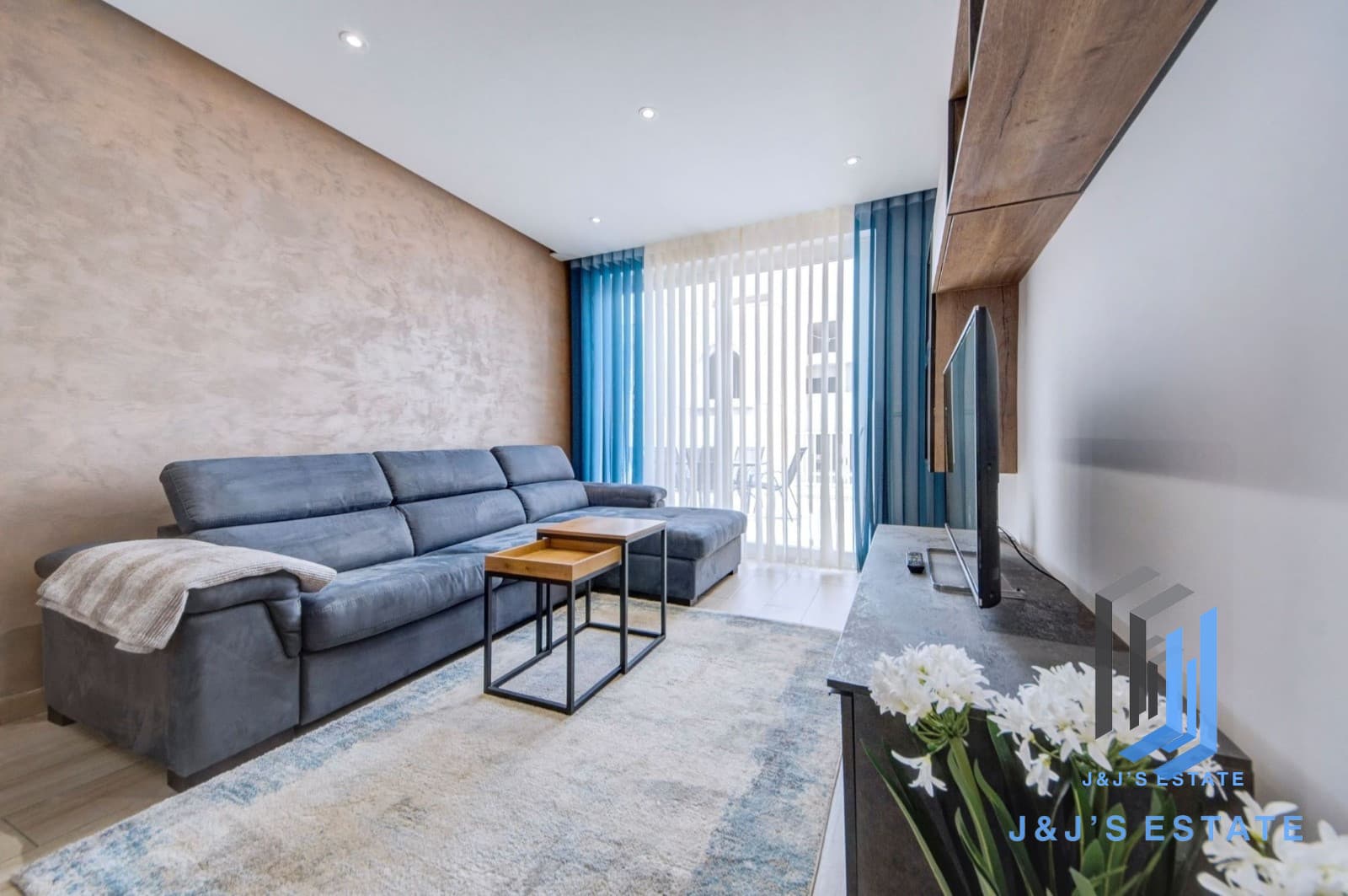 Modern 2-Bedroom Penthouse Near Valletta · 2