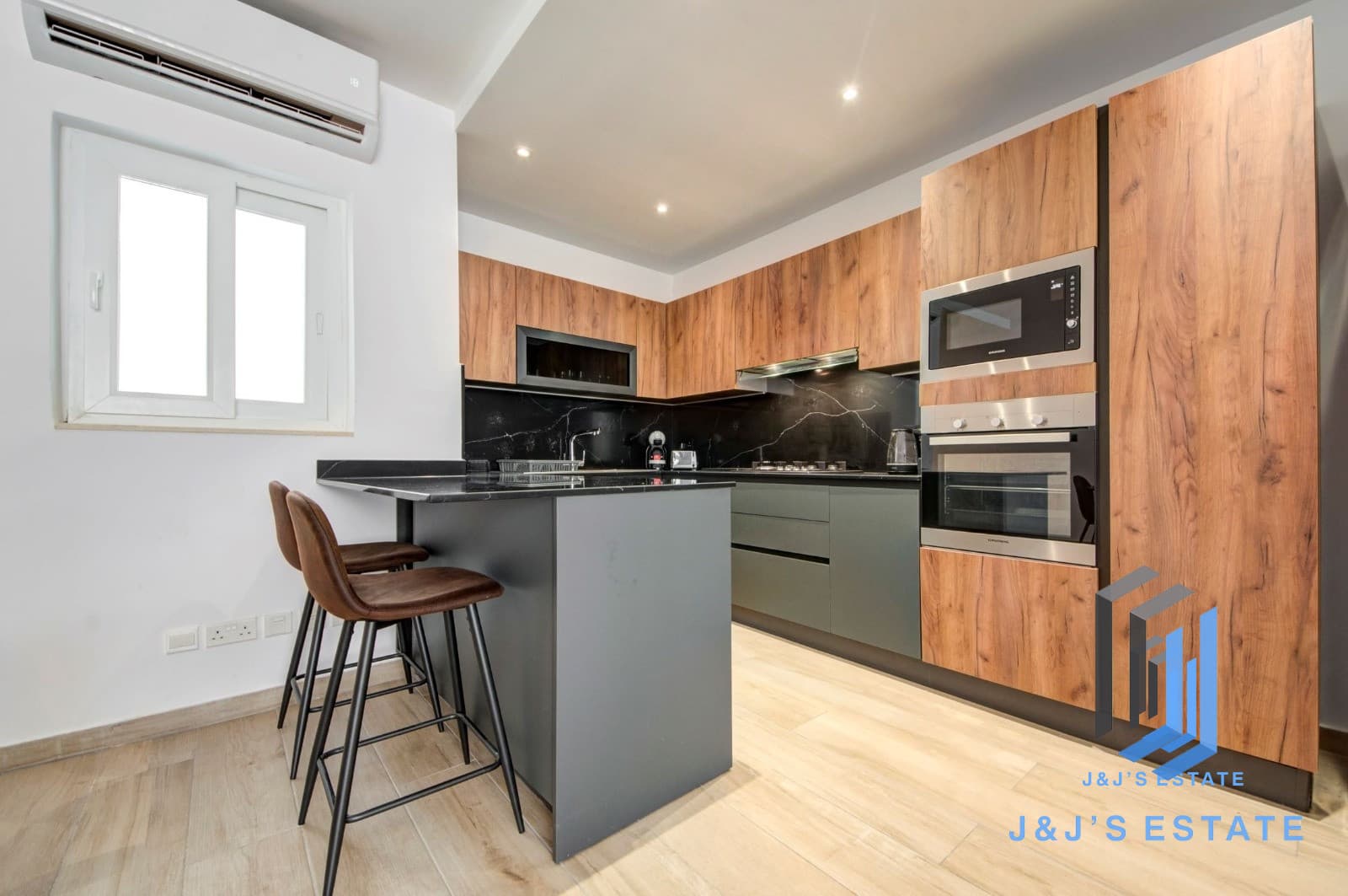 Modern 2-Bedroom Penthouse Near Valletta · 6