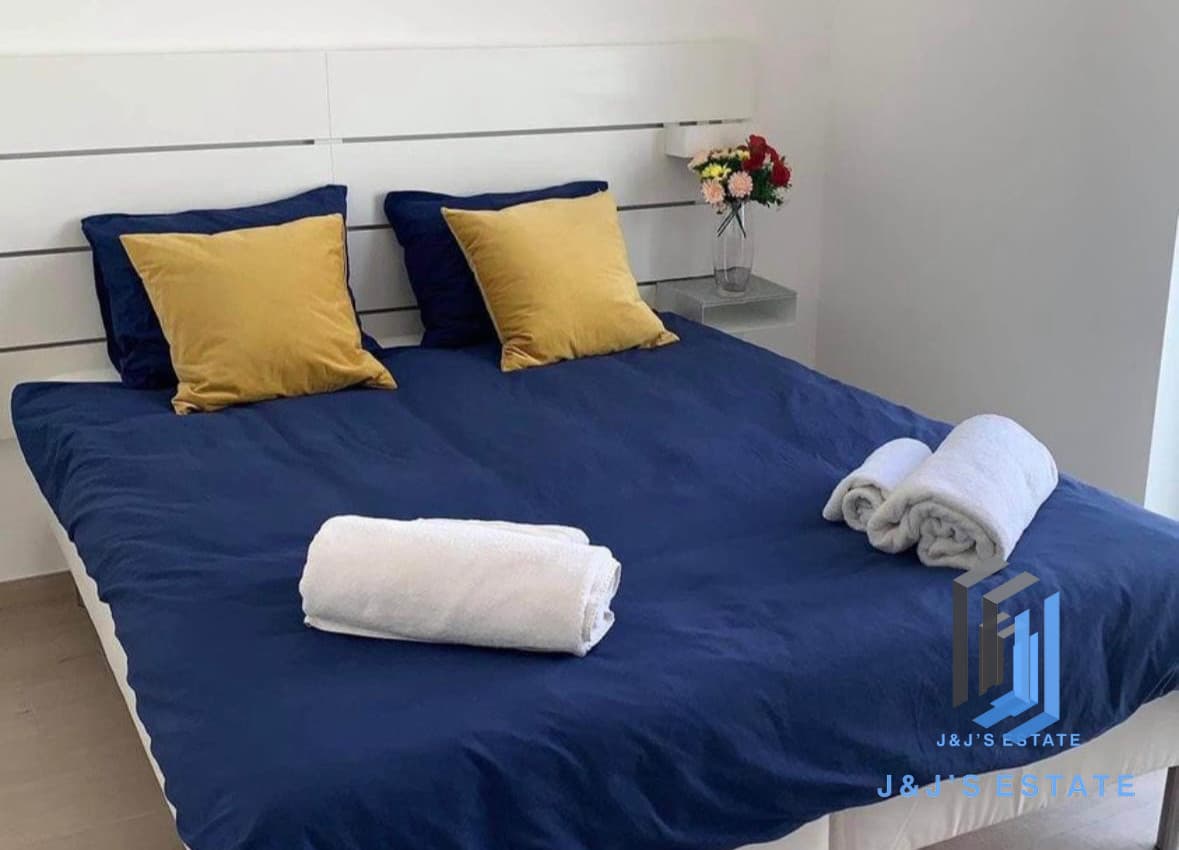Modern 2-Bedroom Apartment in Qawra · 3