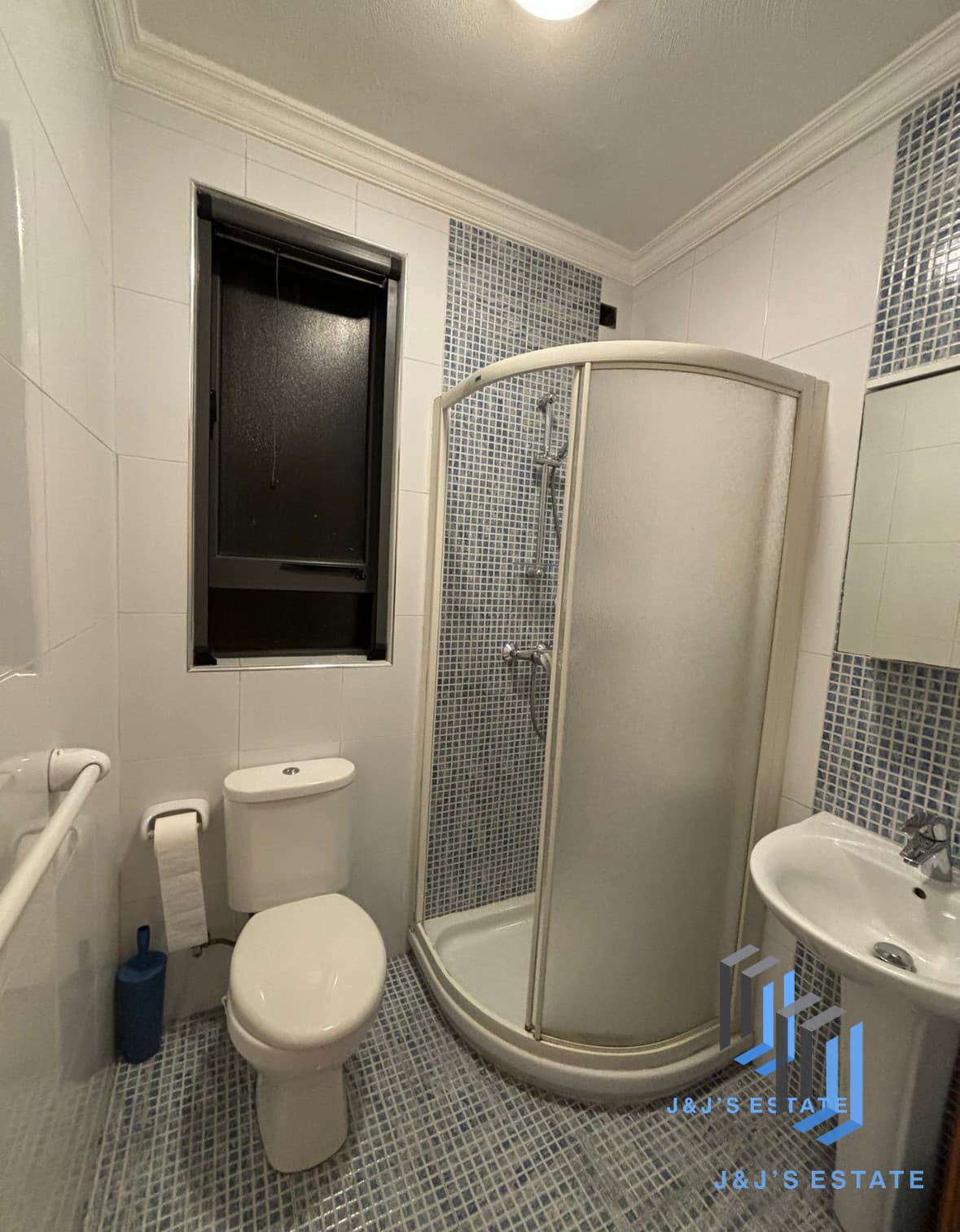 Spacious 3-Bedroom Apartment for Rent in Gzira · 5