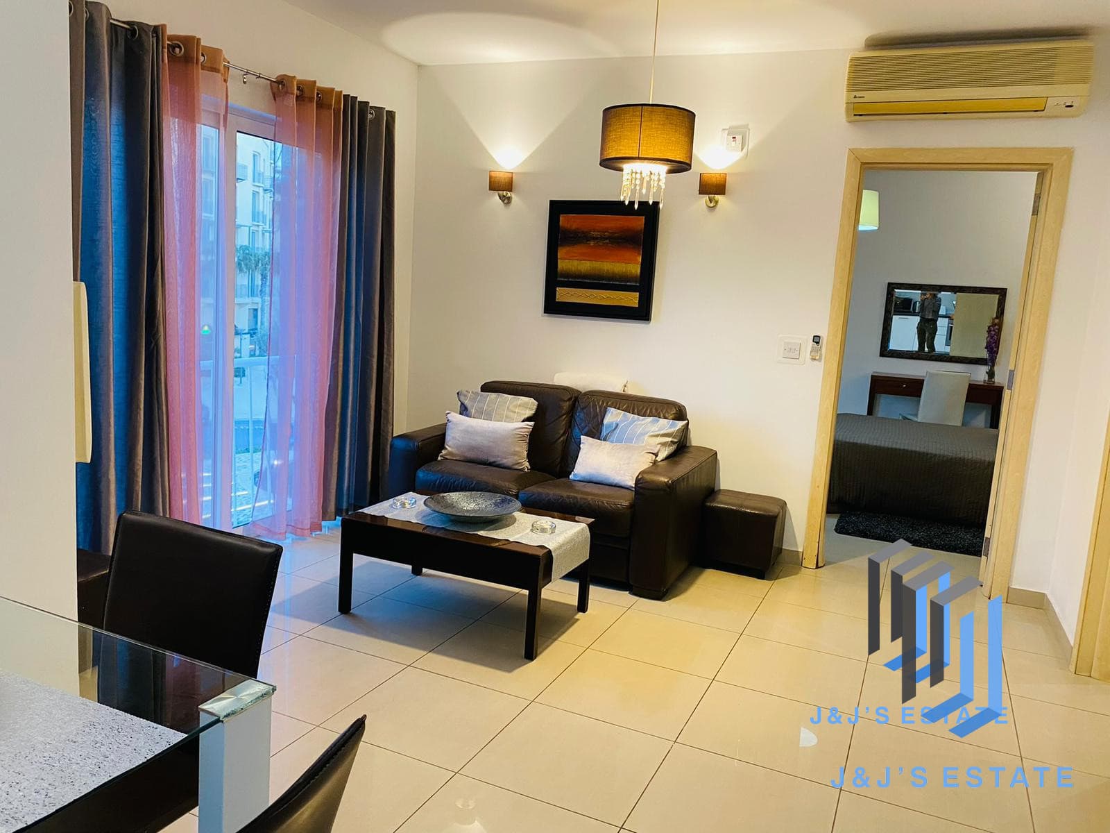 Charming 1-Bedroom Apartment with Private Terrace · 4