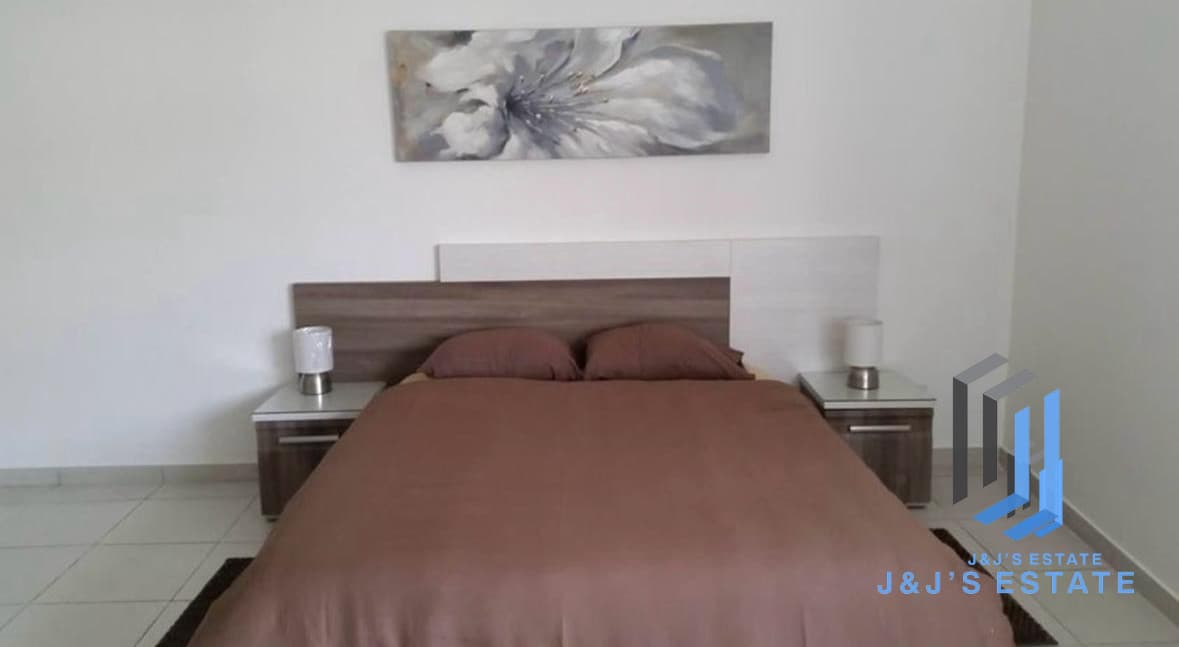 Three-bedroom apartment with back terrace in Msida · 5