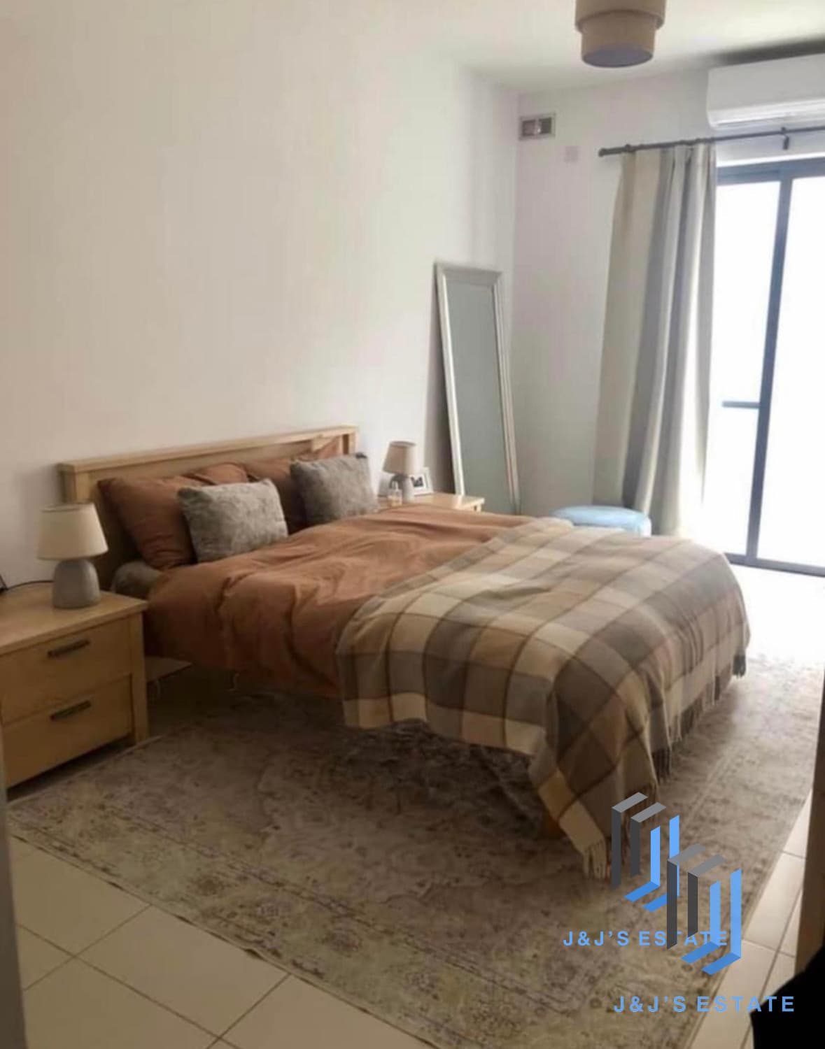 Charming 2-Bedroom Apartment Near Spinola Bay · 3