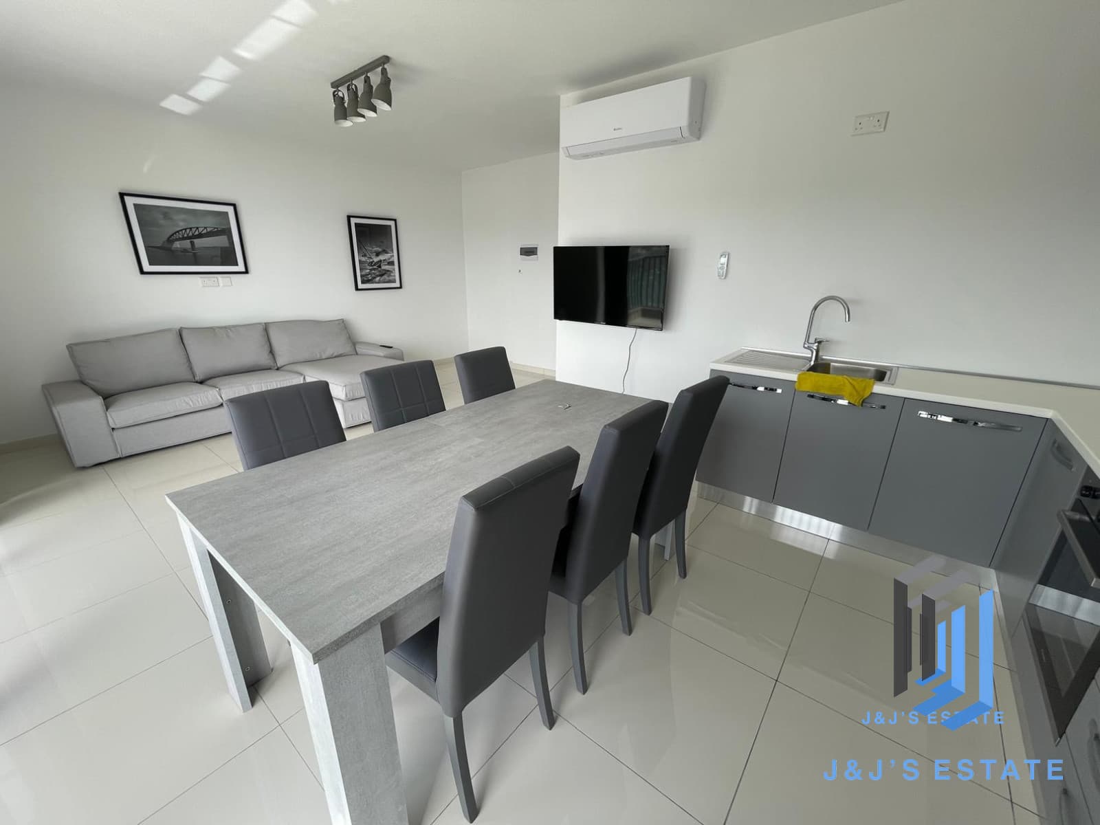 Modern 3-Bedroom Apartment with Views in Xemxija · 3