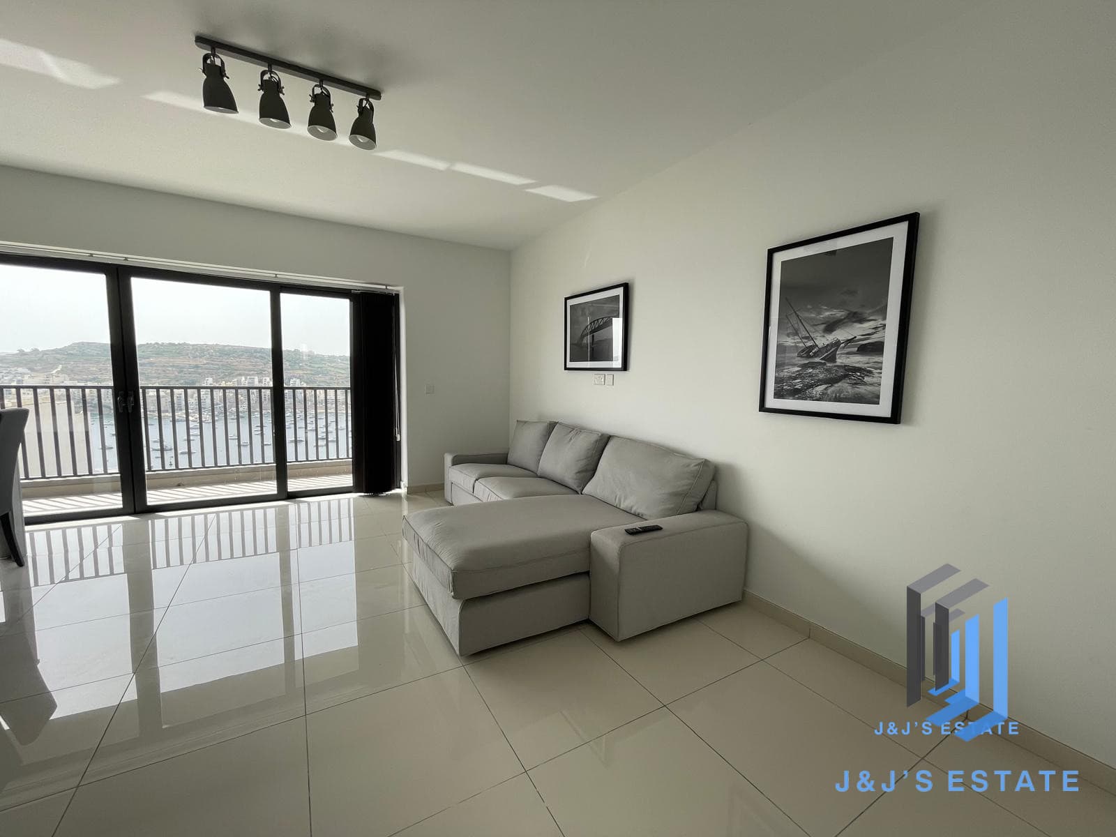Modern 3-Bedroom Apartment with Views in Xemxija · 4