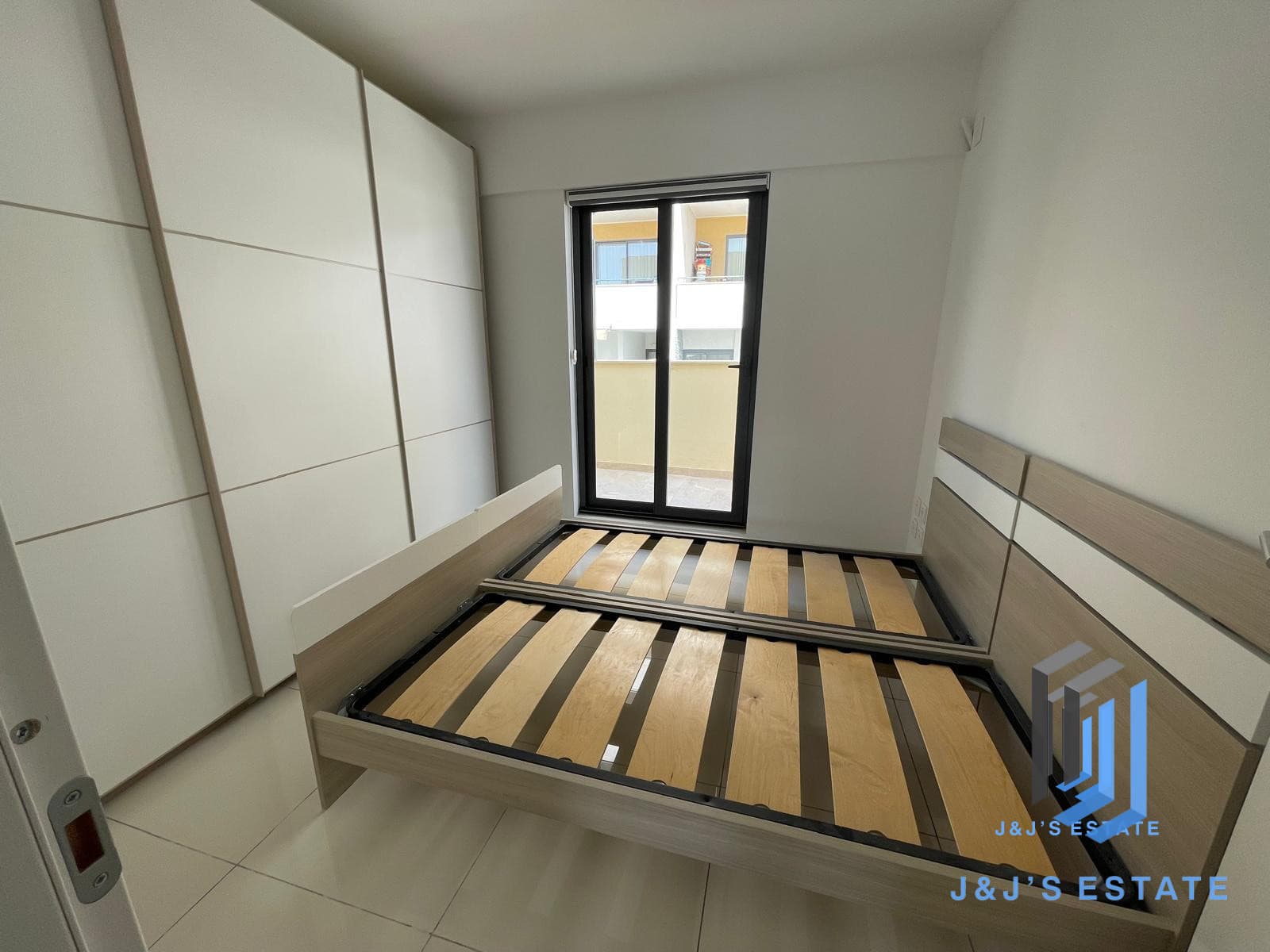 Modern 3-Bedroom Apartment with Views in Xemxija · 6