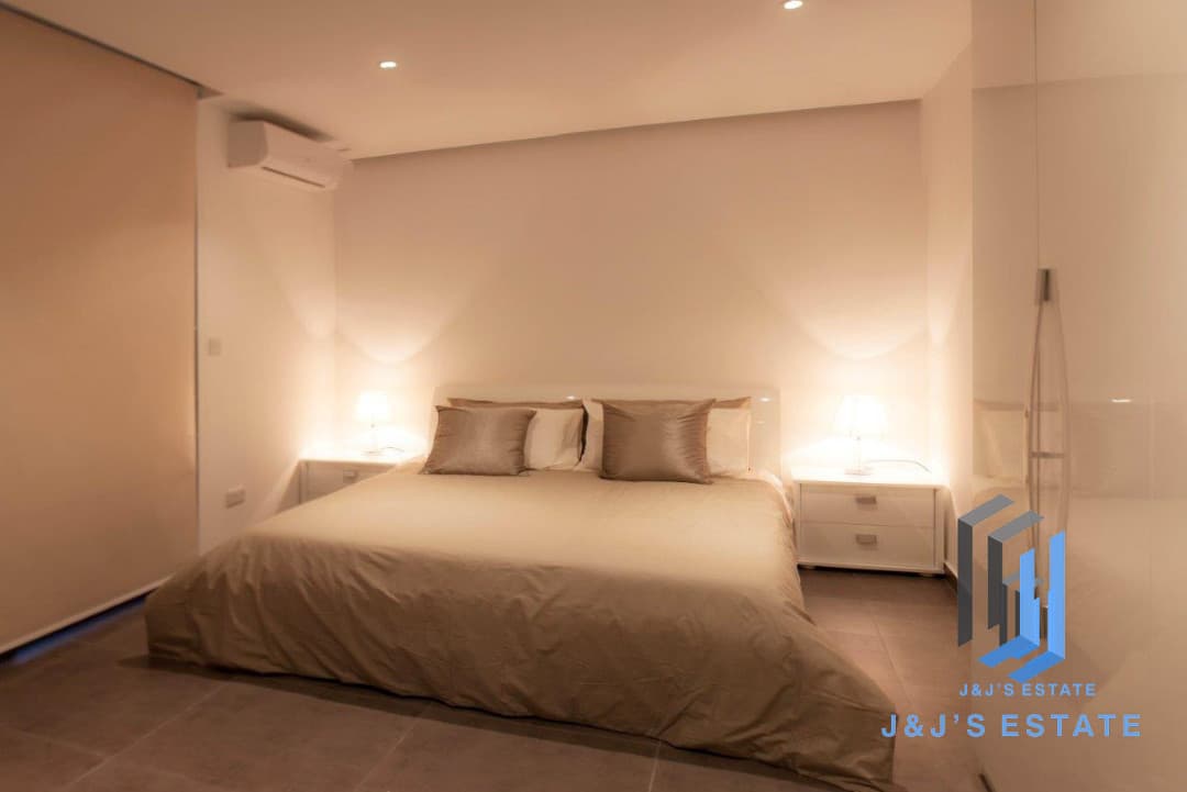 Furnished 2-Bedroom Seafront Apartment in Sliema · 3