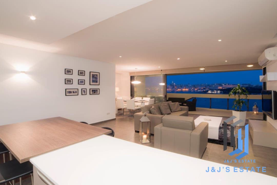 Furnished 2-Bedroom Seafront Apartment in Sliema · 5