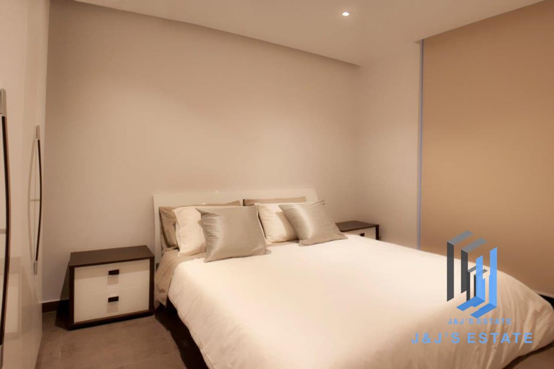 Furnished 2-Bedroom Seafront Apartment in Sliema · 6