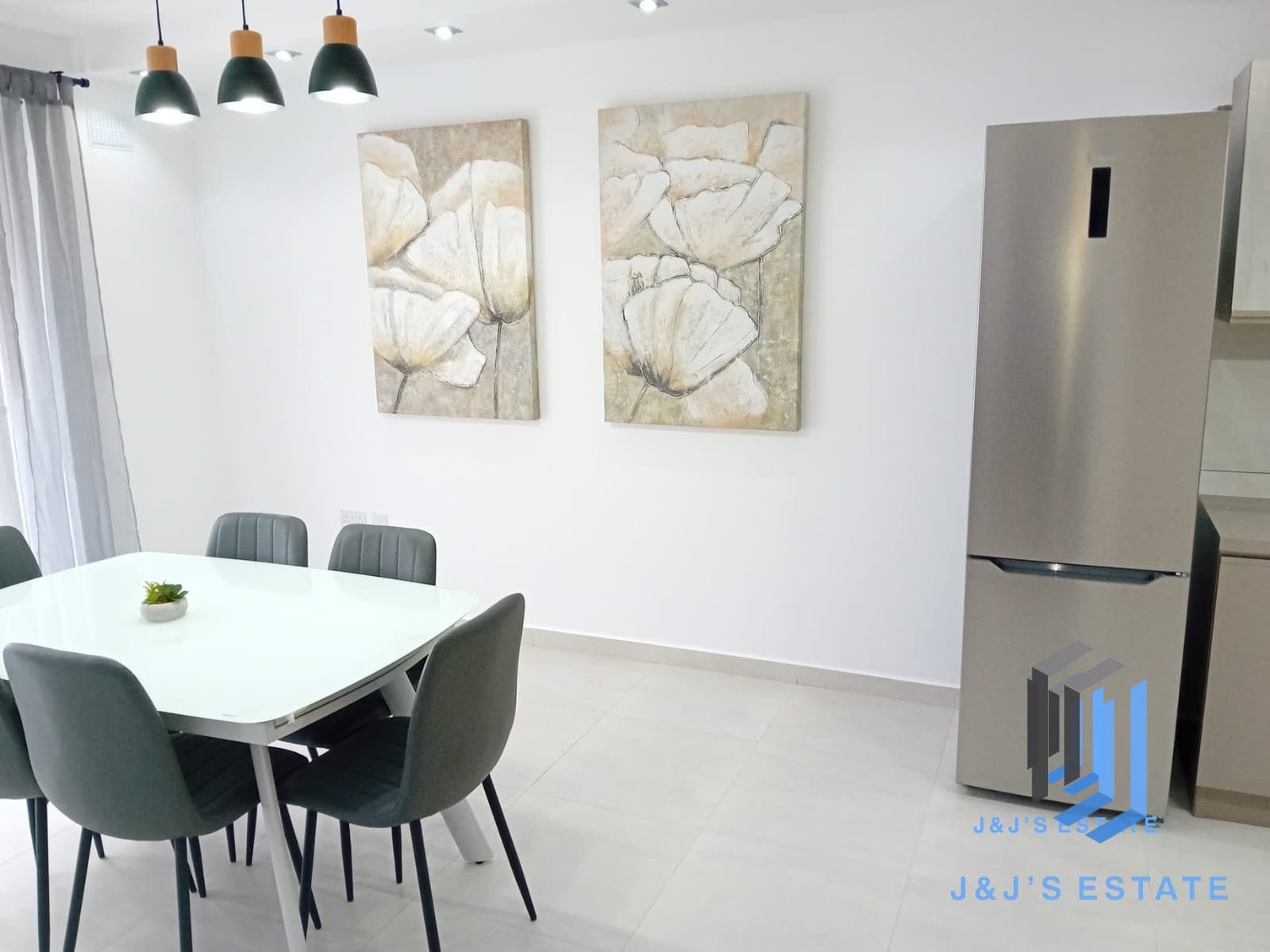 Three-bedroom apartment on 4th floor in central Gzira · 1