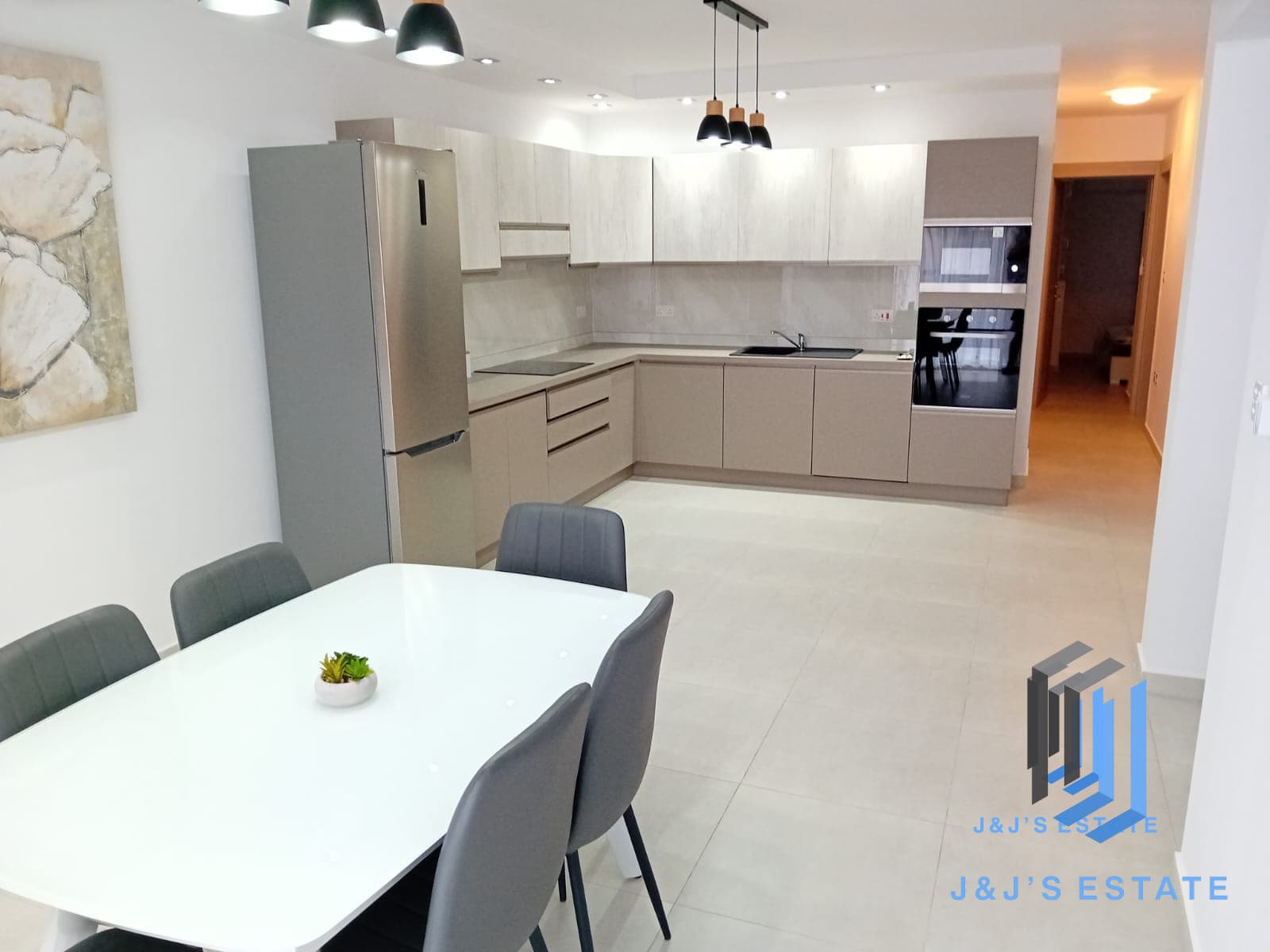 Three-bedroom apartment on 4th floor in central Gzira · 2