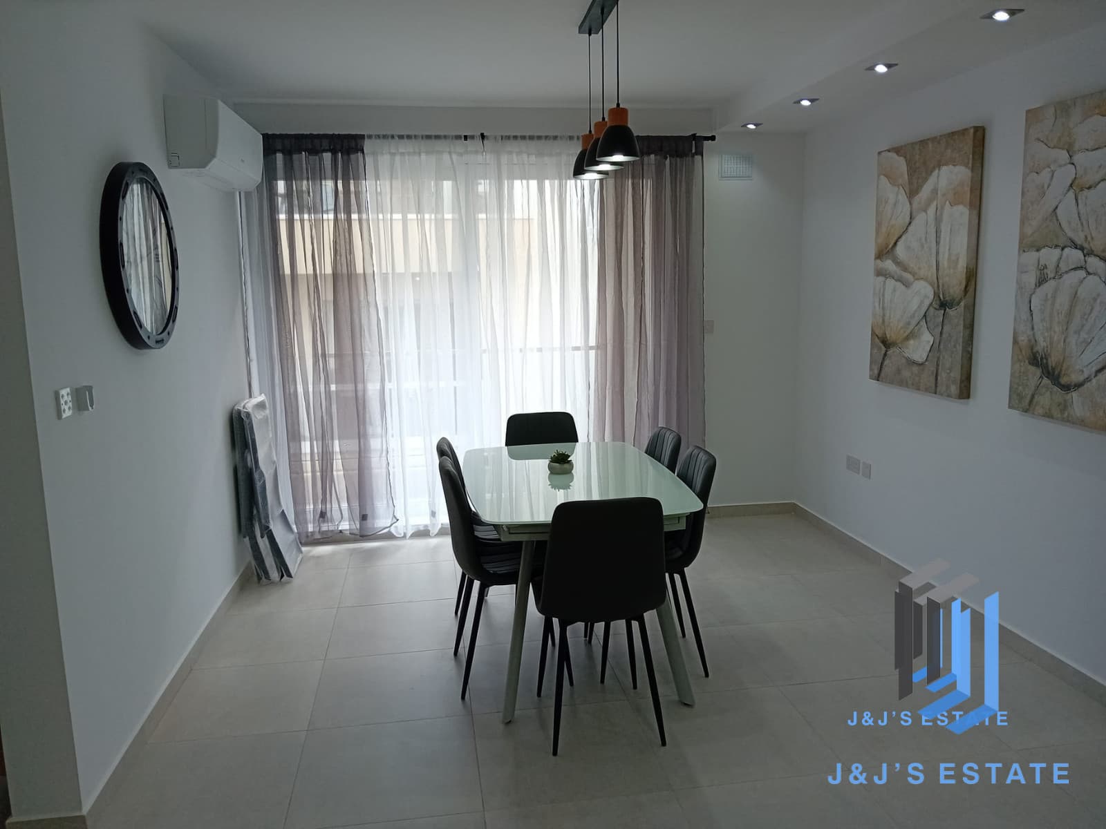 Three-bedroom apartment on 4th floor in central Gzira · 3