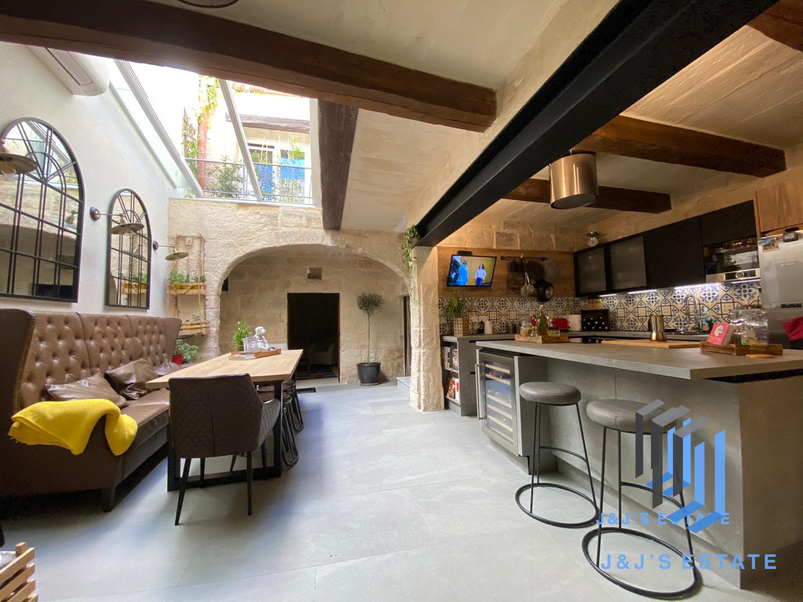 3-Bedroom House of Character in Naxxar · 5