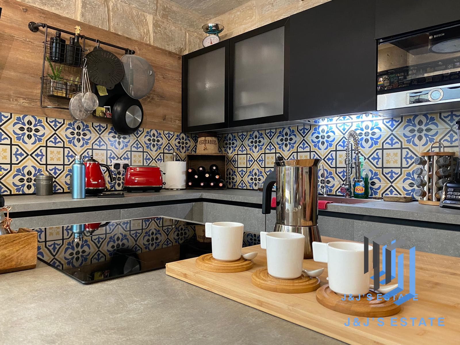 3-Bedroom House of Character in Naxxar · 8