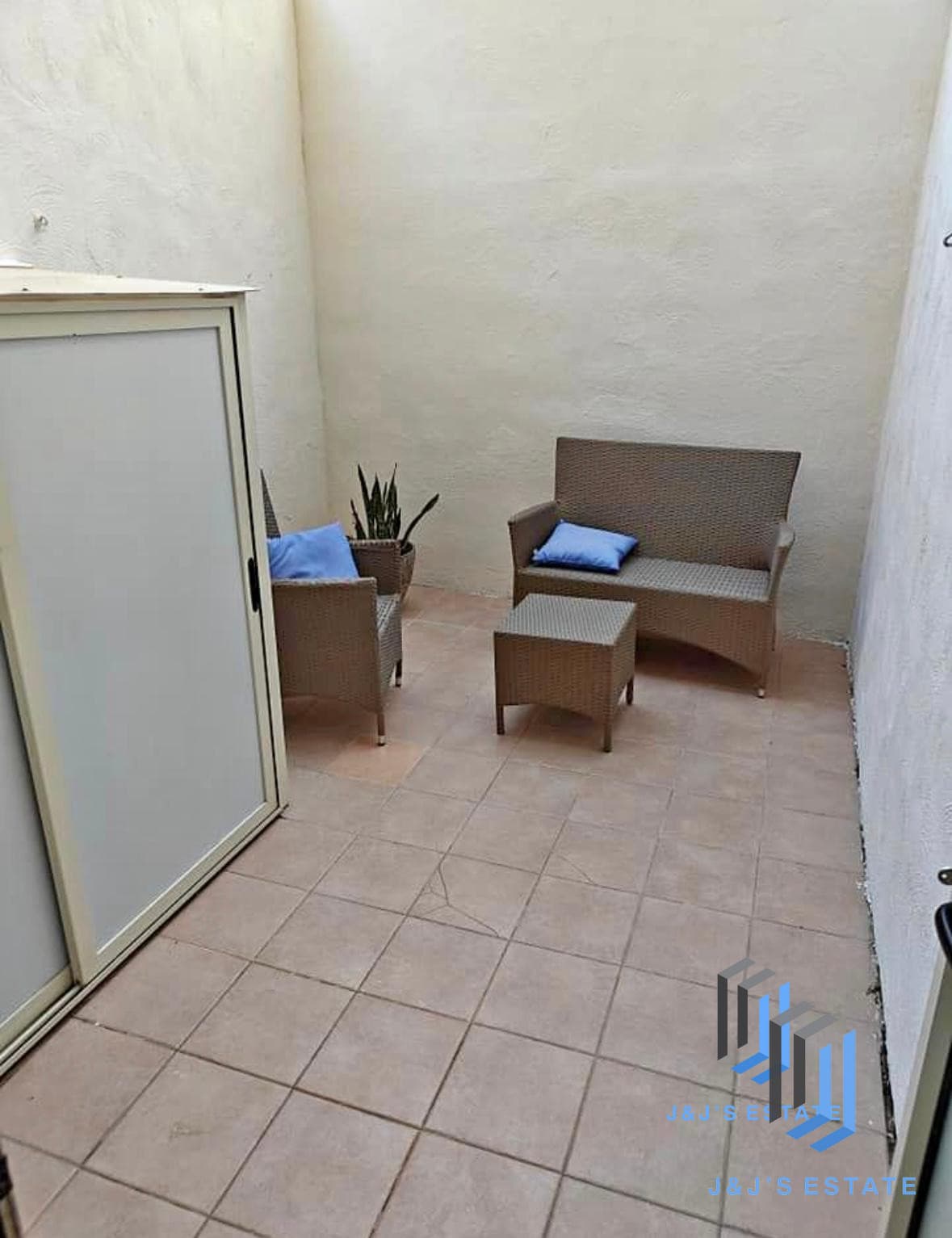 Furnished 1-Bedroom Studio Apartment in St. Julian's · 2