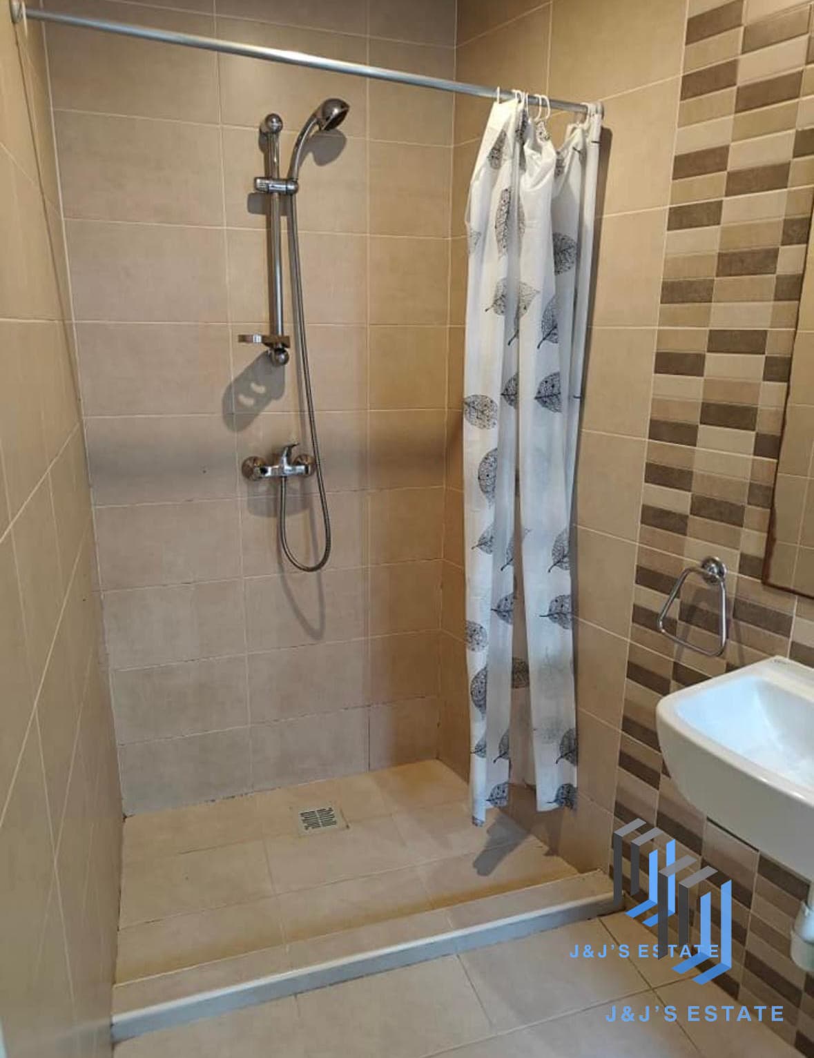 Furnished 1-Bedroom Studio Apartment in St. Julian's · 3