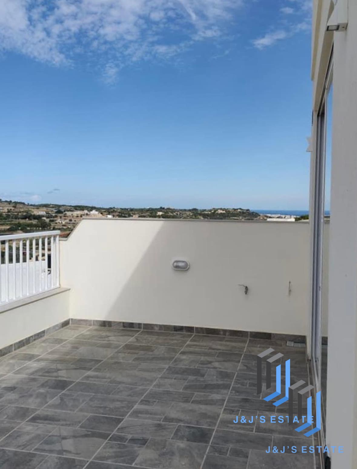Brand New 3-Bedroom Duplex Penthouse in Mgarr · 2