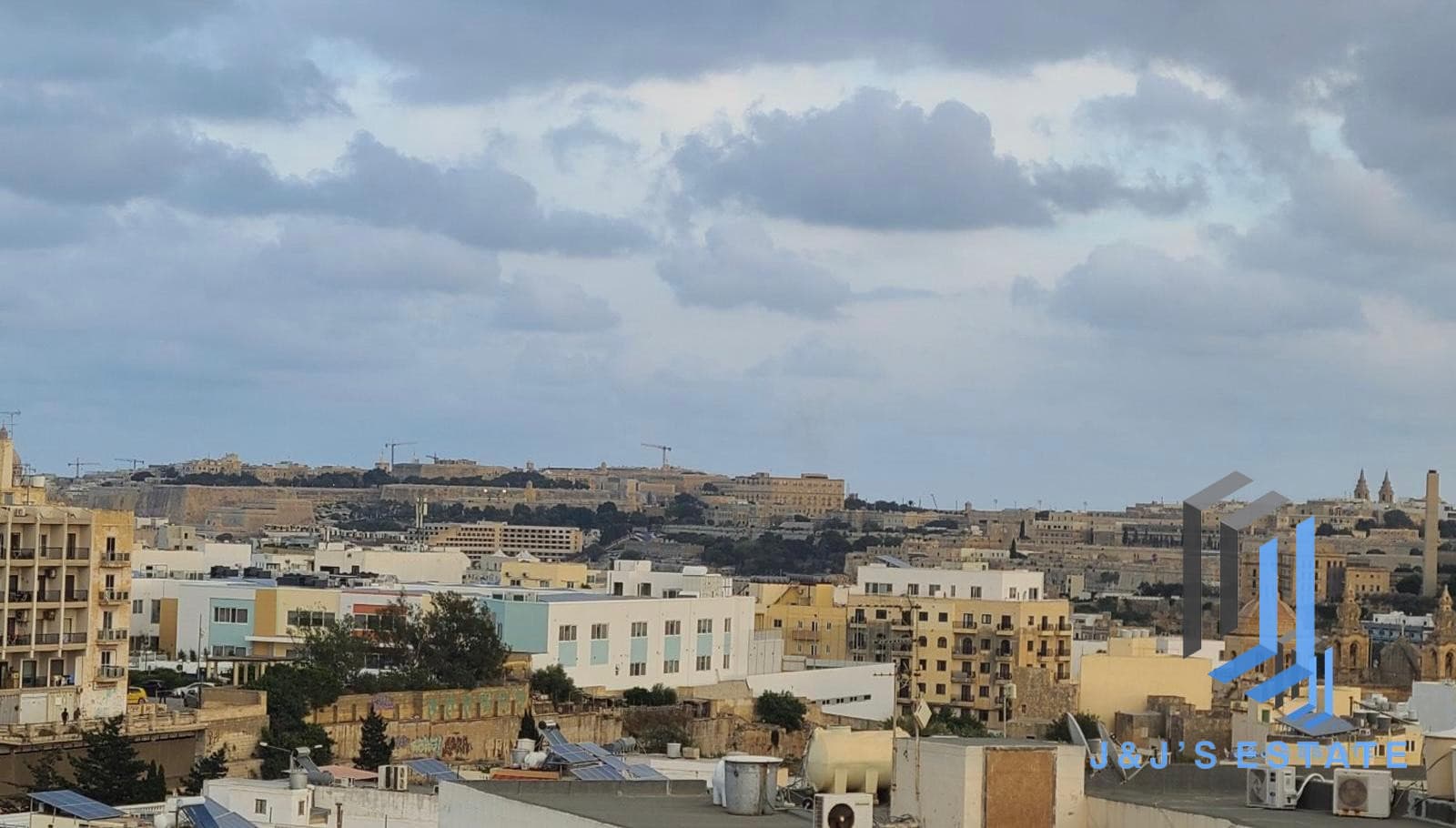Furnished 3-Bedroom Penthouse in Swatar, Msida · 4
