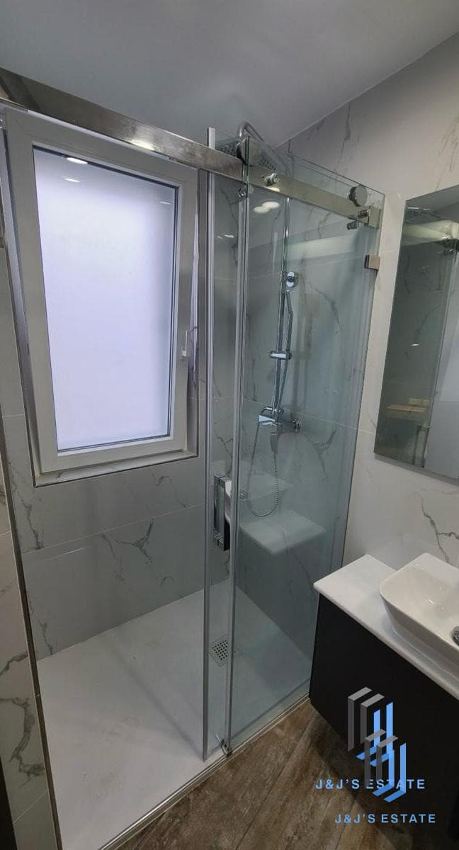 Furnished 3-Bedroom Penthouse in Swatar, Msida · 6