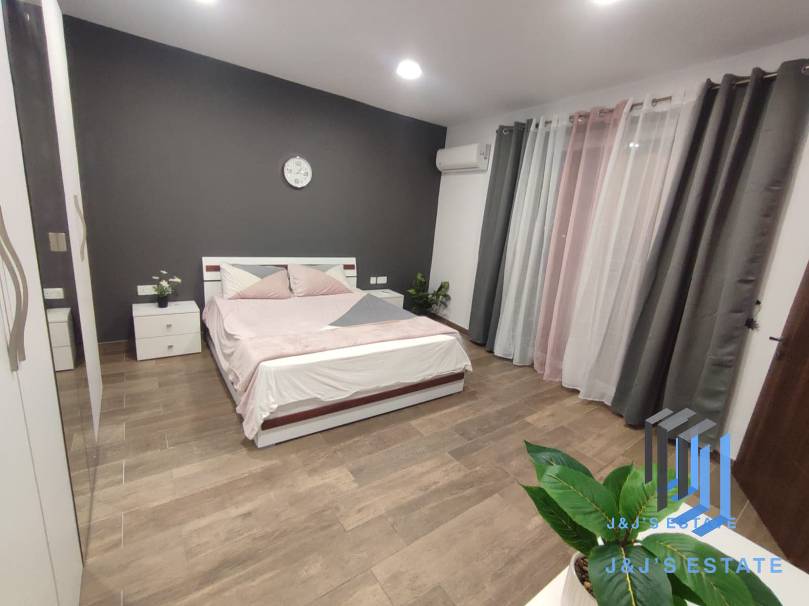 Spacious 3-Bedroom Apartment in St Julian's · 8
