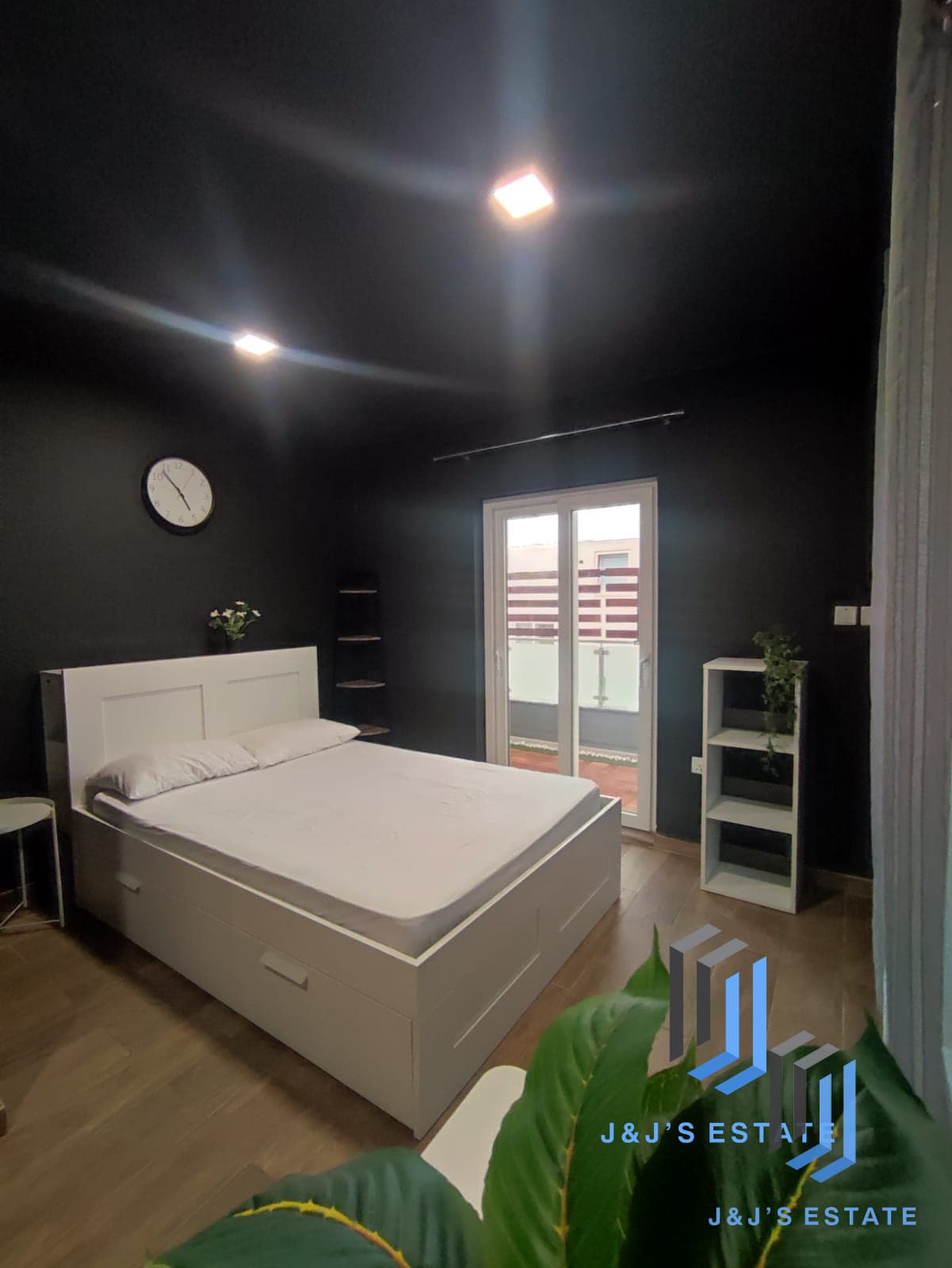Spacious 3-Bedroom Apartment in St Julian's · 9