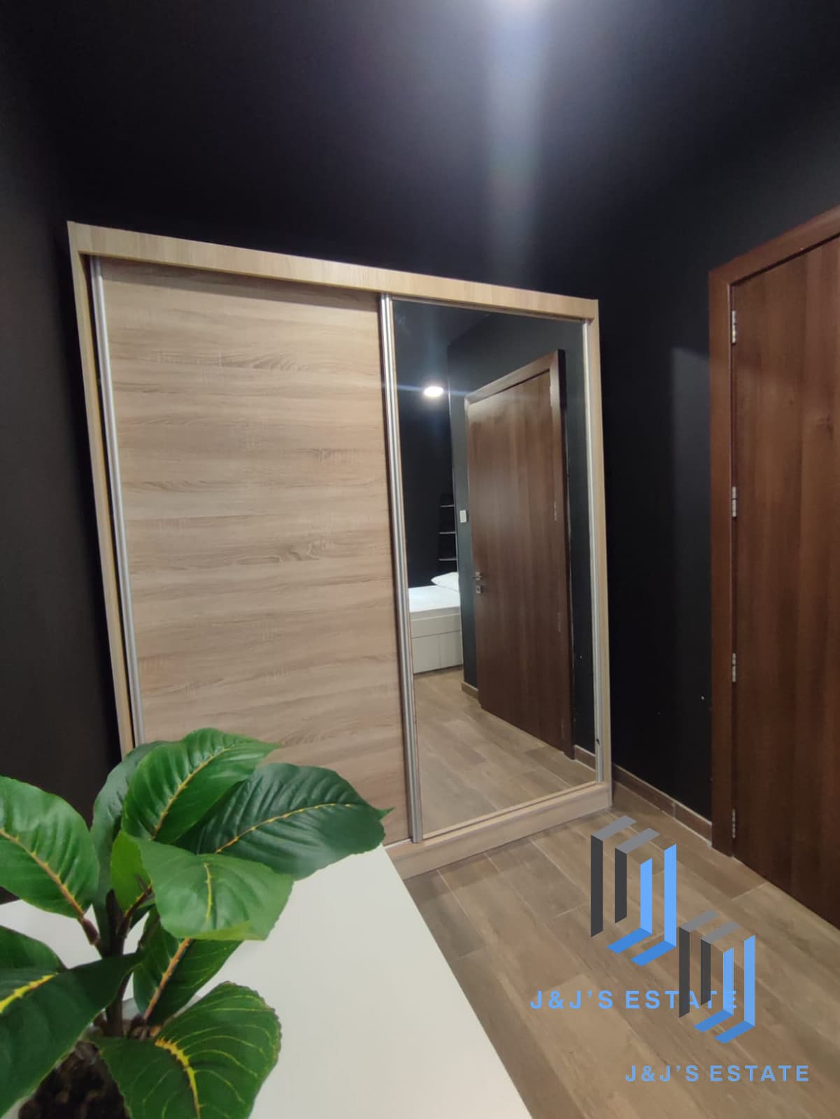 Spacious 3-Bedroom Apartment in St Julian's · 13