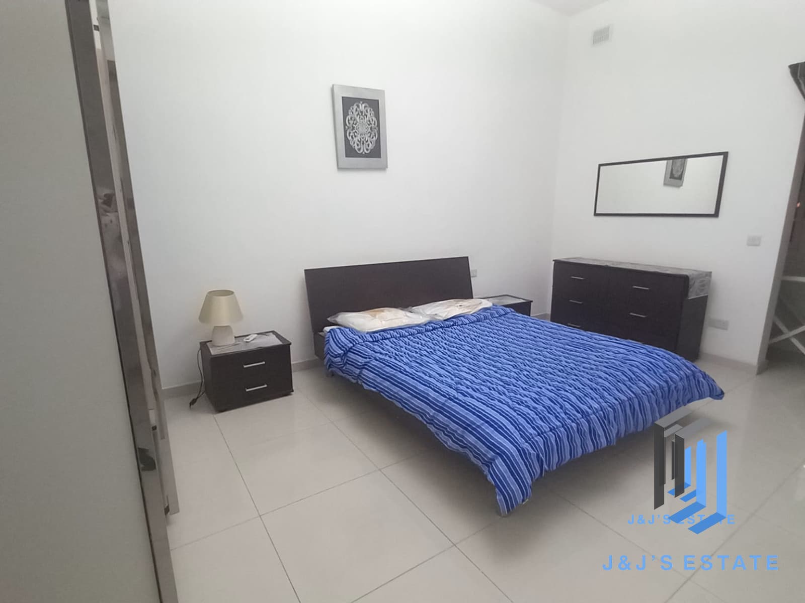 Bright 2-Bedroom Apartment in St. Julian’s · 3