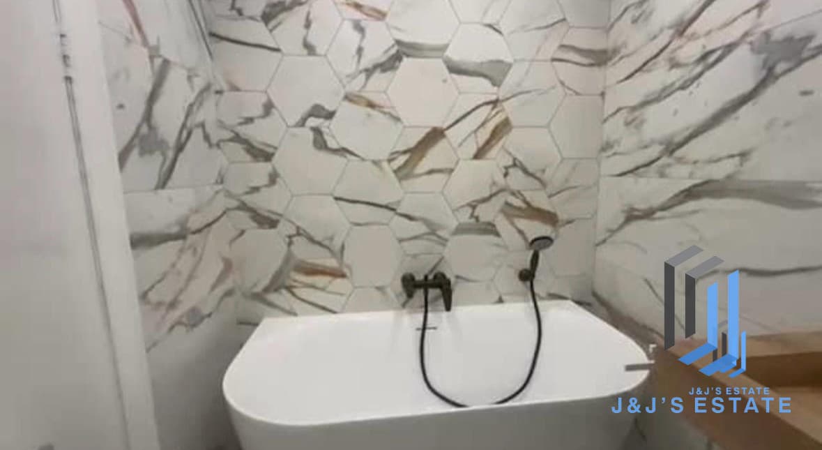Luxury 2-Bedroom Apartment with Sea Views in Swieqi · 3