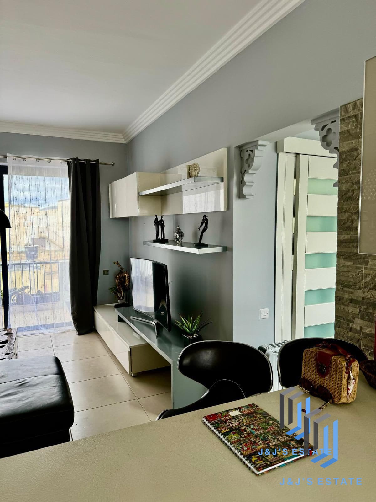 Furnished 2-Bedroom Penthouse with Office in St Julian's · 8