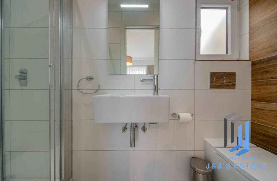 Three-bedroom apartment with sea views in Birgu · 6