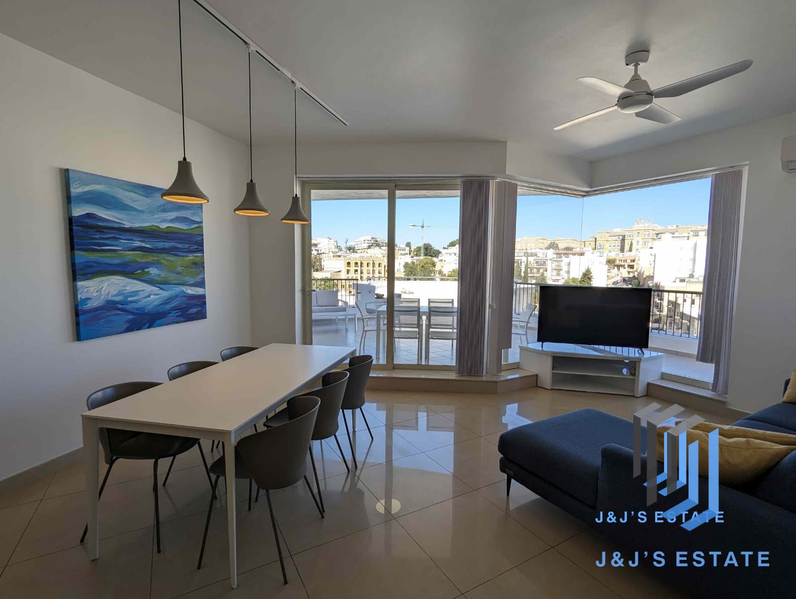 Stunning 2-Bedroom Corner Penthouse in Gzira-Sliema · 9