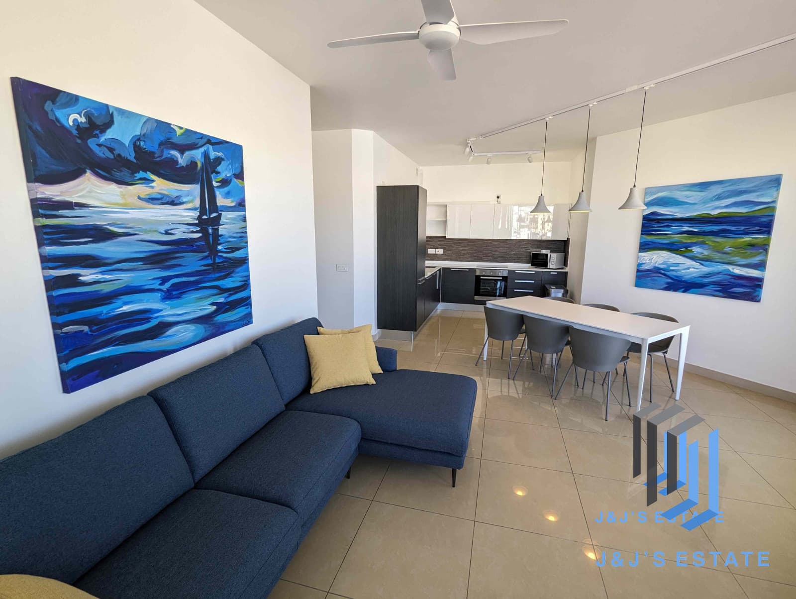 Stunning 2-Bedroom Corner Penthouse in Gzira-Sliema · 10