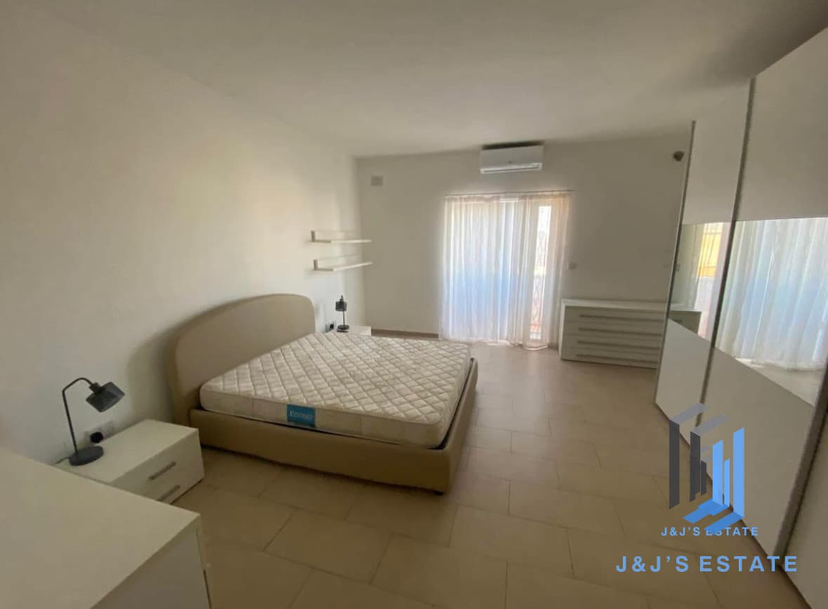Duplex Penthouse with 1 Bedroom in St. Paul's Bay · 5