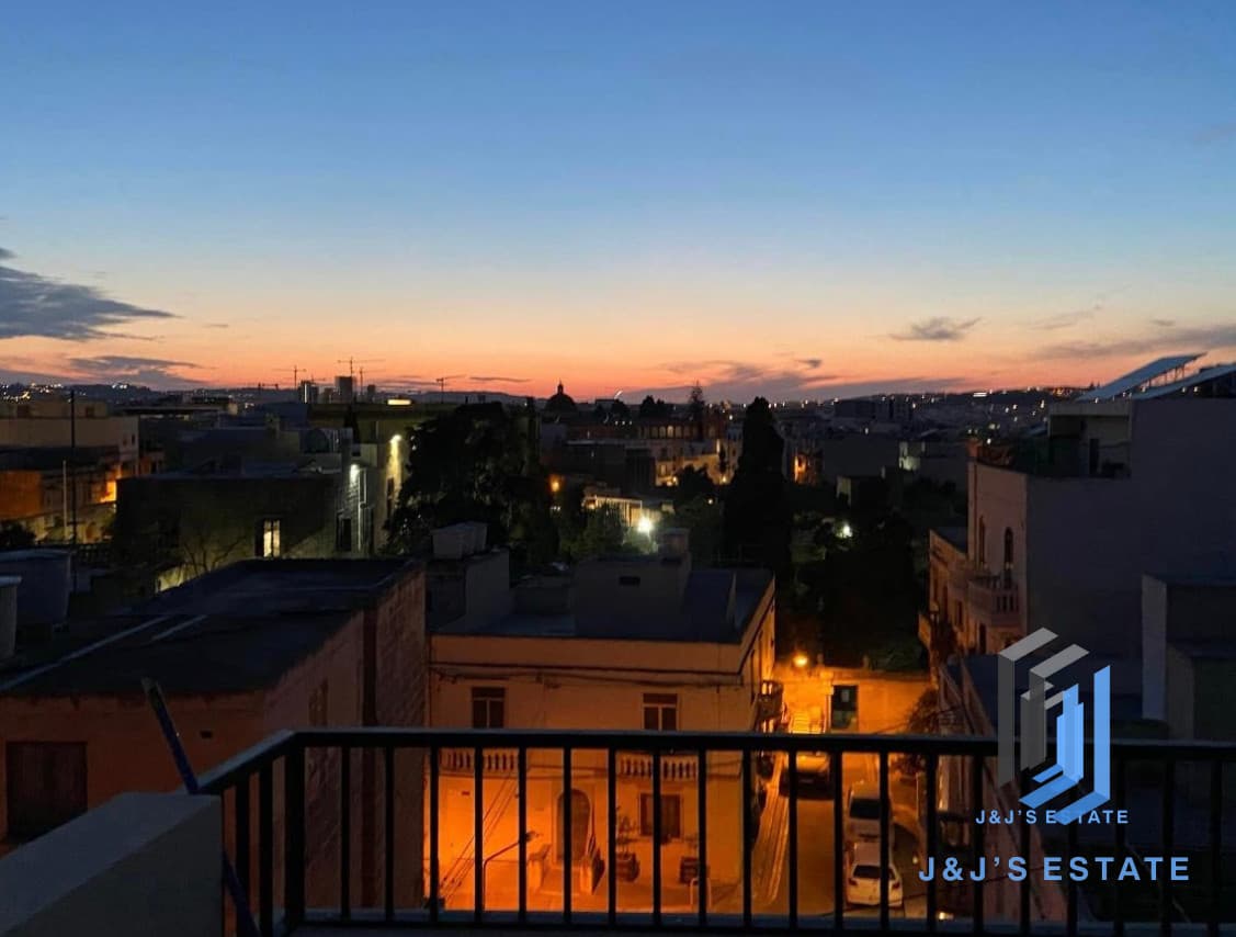 1-Bedroom Penthouse in St. Venera · 4
