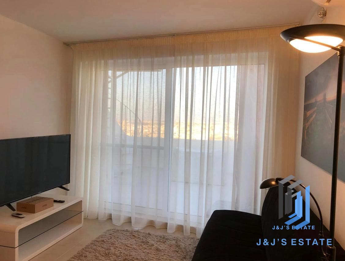 1-Bedroom Penthouse in St. Venera · 5