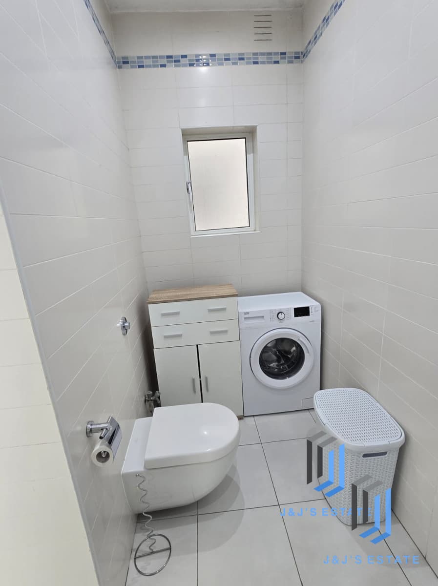 Furnished 2-Bedroom Apartment in Tigné · 3