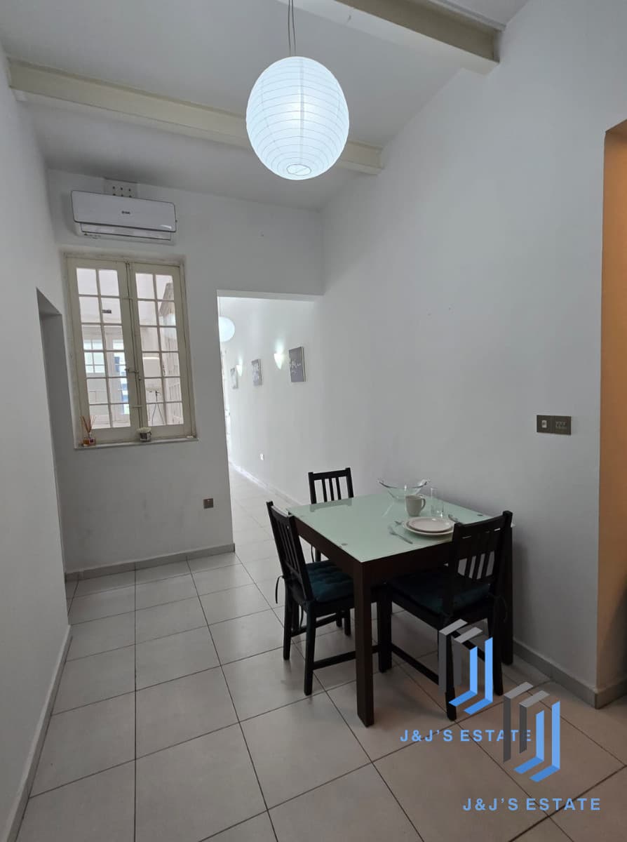 Furnished 2-Bedroom Apartment in Tigné · 7