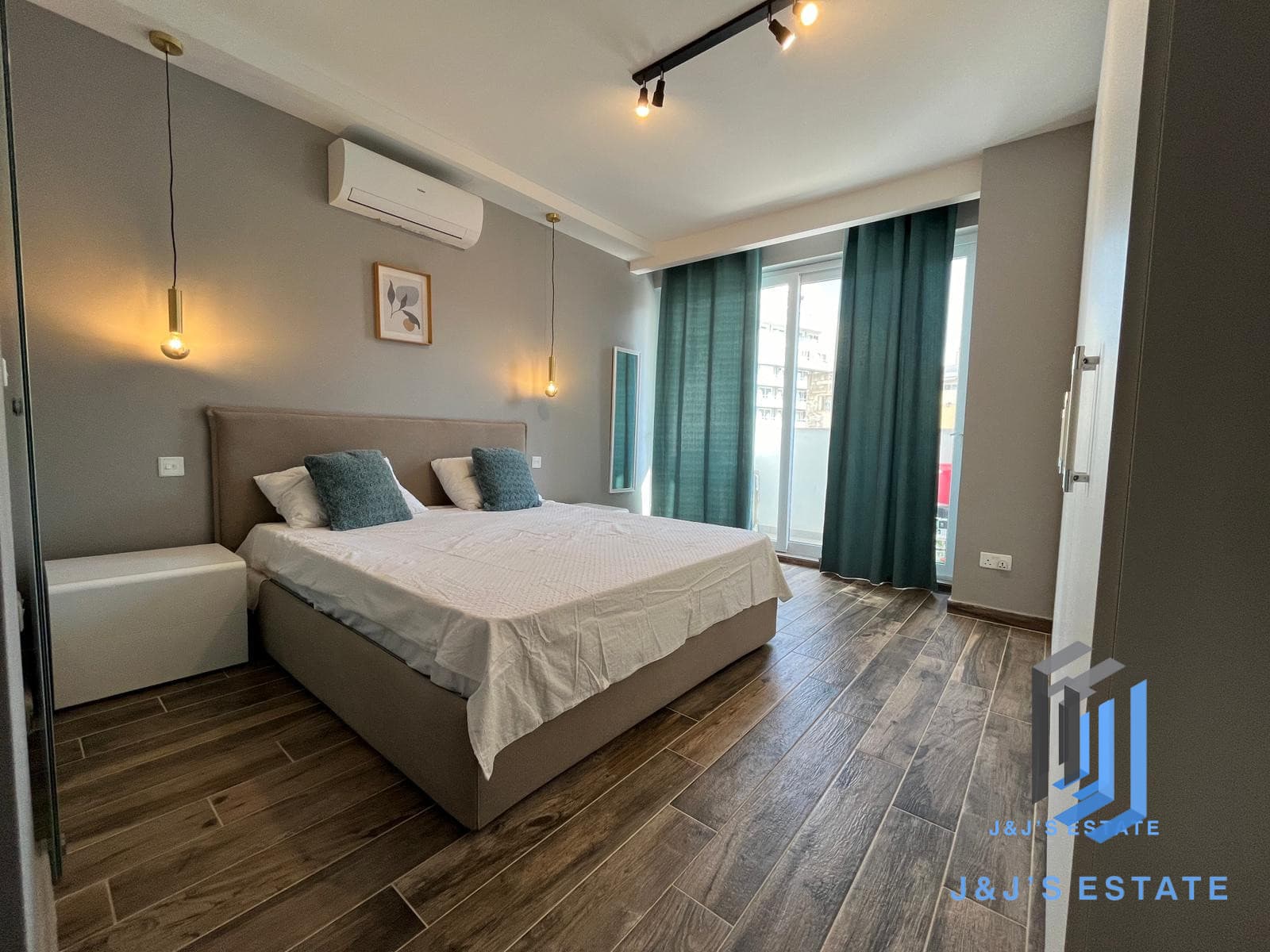 Modern 2-Bedroom Apartment in Gzira · 4