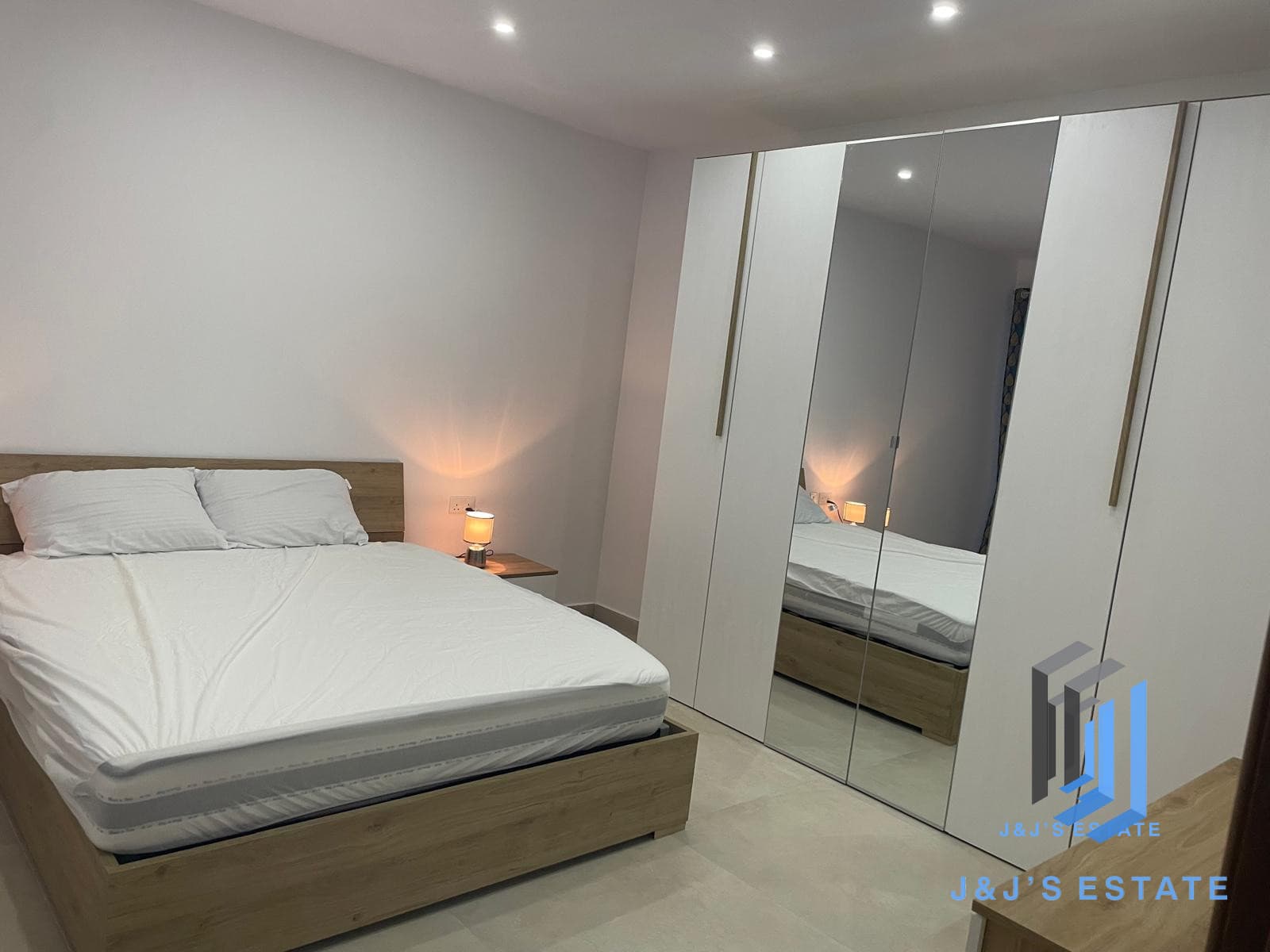 Modern 2-Bedroom Apartment in Qawra · 9
