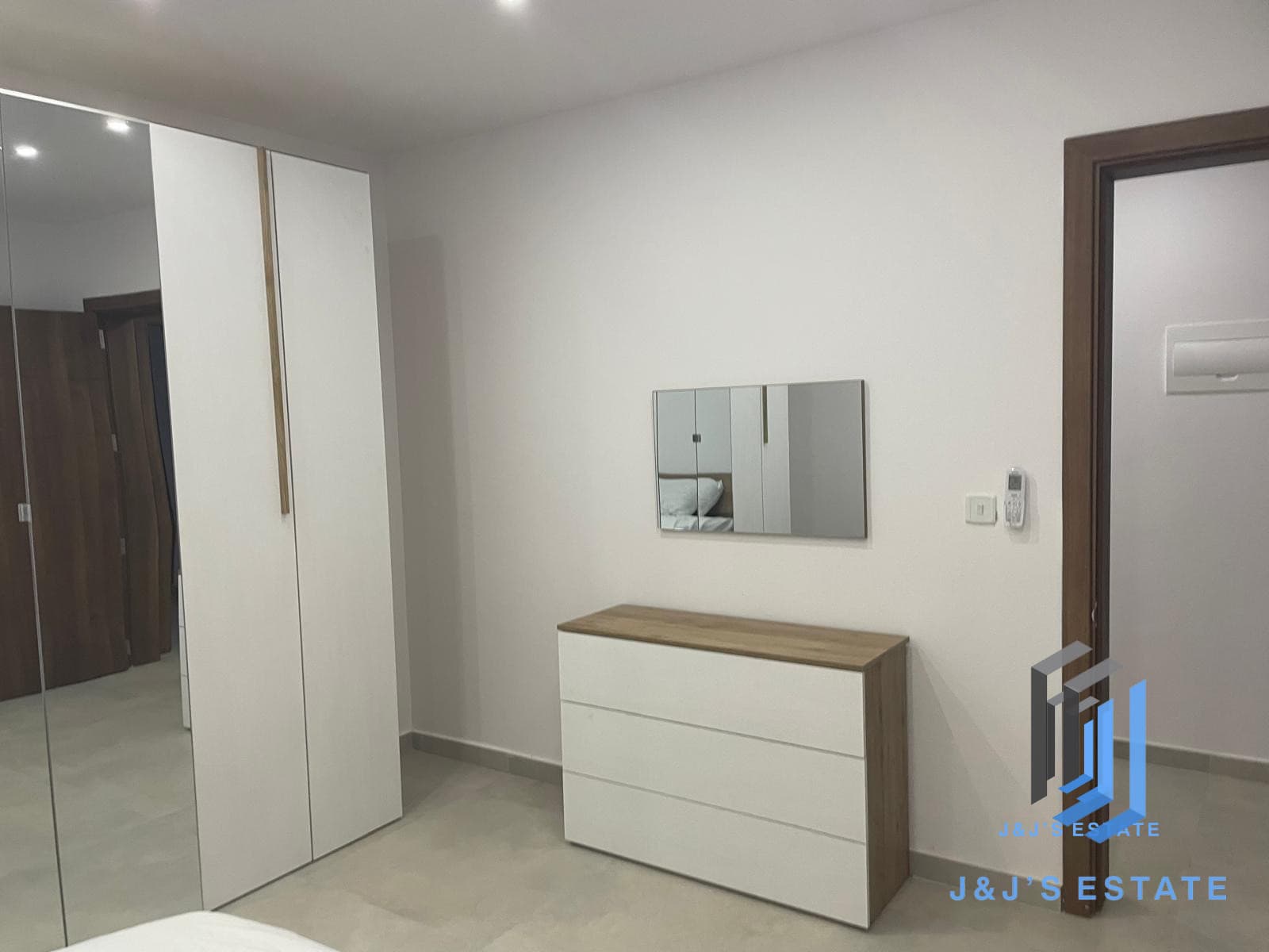 Modern 2-Bedroom Apartment in Qawra · 10