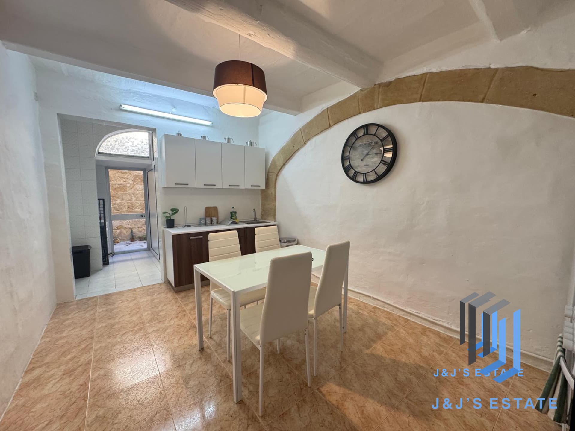 Modern 2-Bedroom Apartment in Sliema · 2