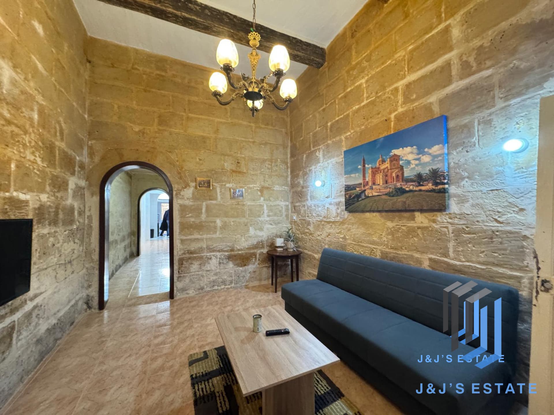 Modern 2-Bedroom Apartment in Sliema · 4