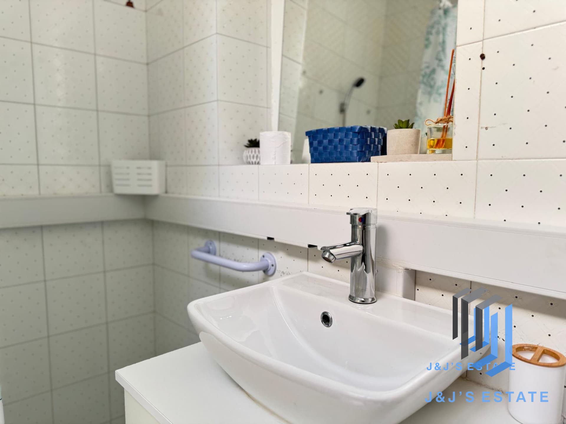 Modern 2-Bedroom Apartment in Sliema · 9