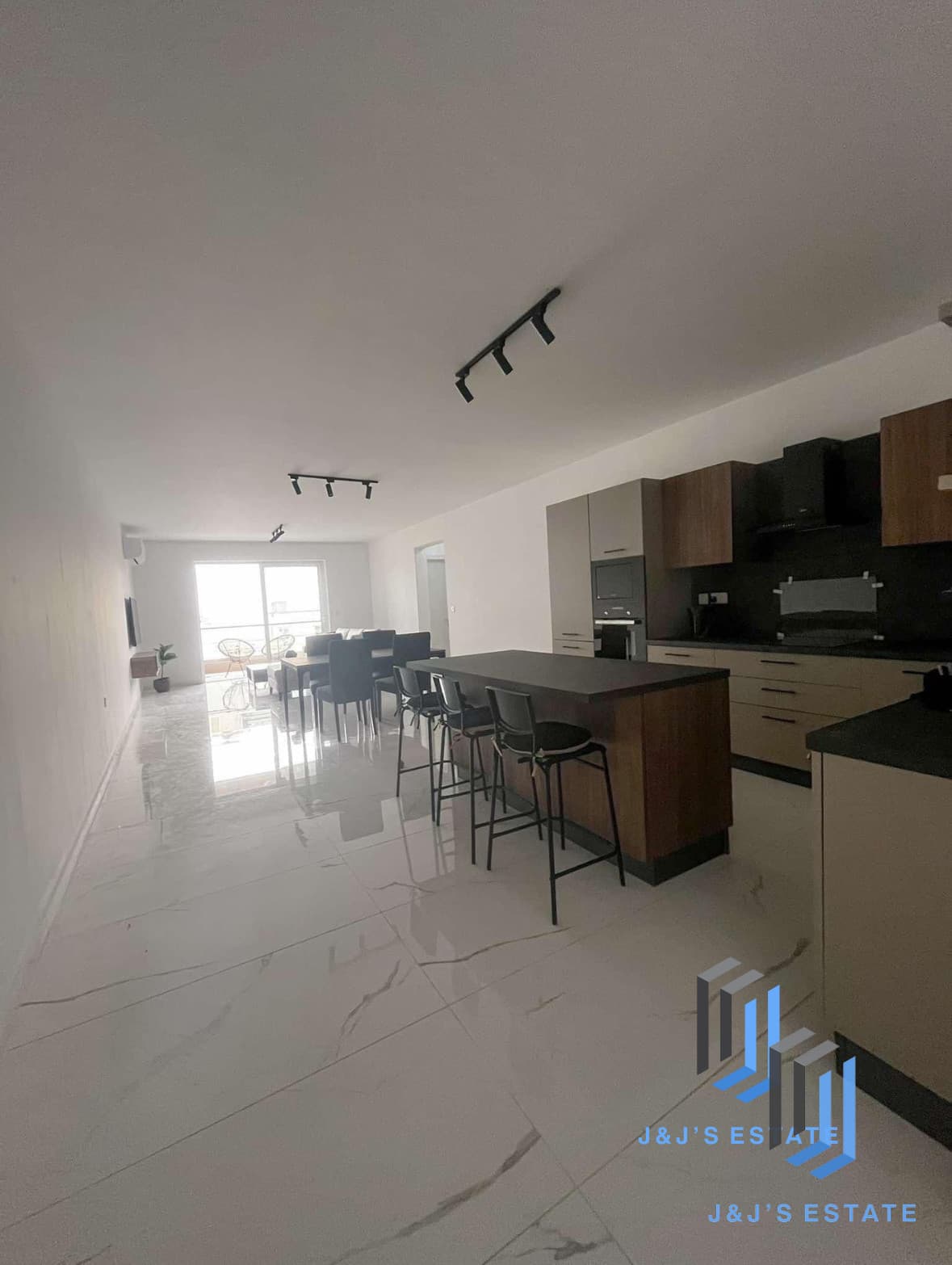 Bright & Modern Apartment in Marsaskala · 2
