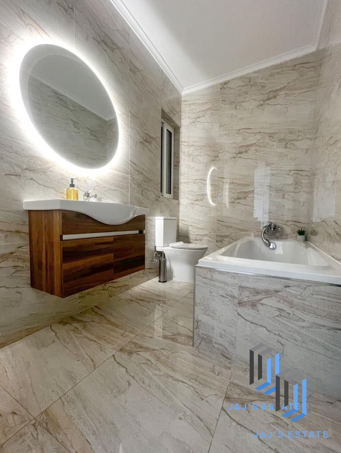 Bright & Modern Apartment in Marsaskala · 8