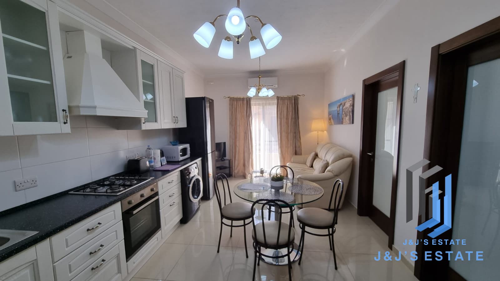 Cozy 2-Bedroom Apartment in Marsaskala · 1