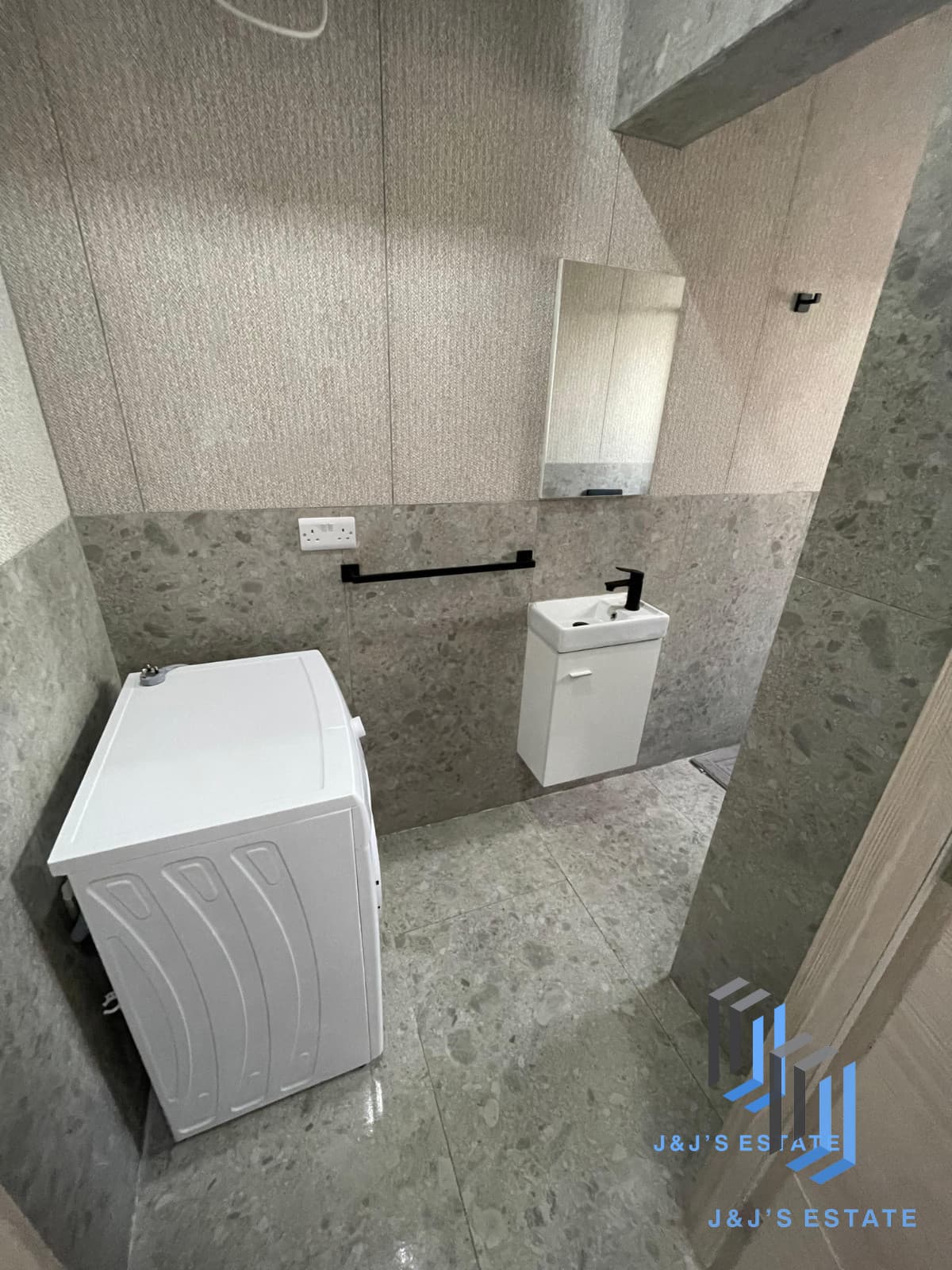 Brand New 1-Bedroom Apartment in Gzira · 5